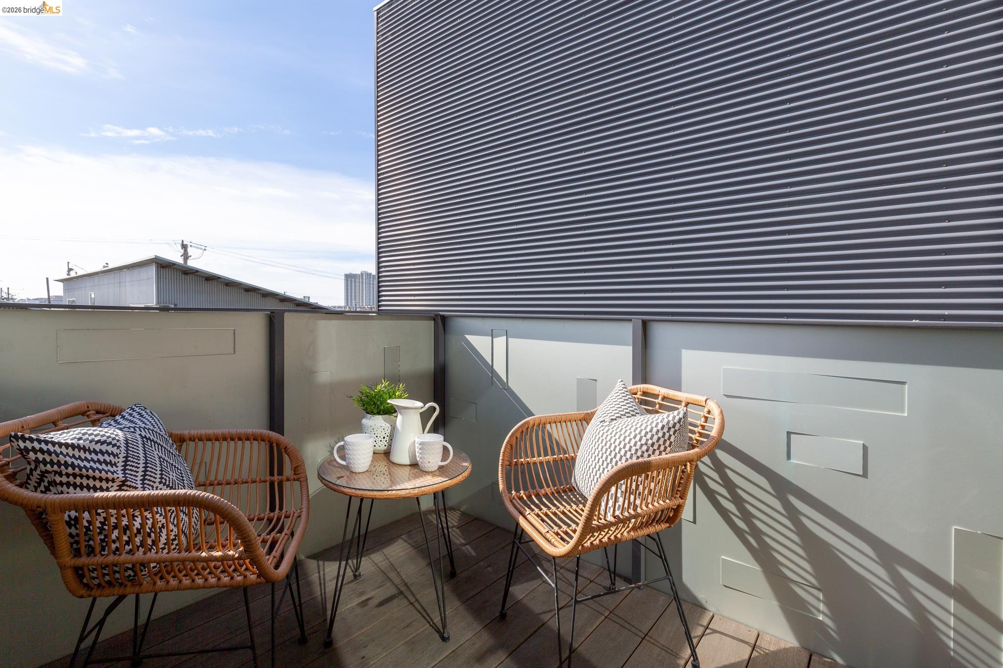 Detail Gallery Image 13 of 41 For 811 Folger Ave, Berkeley,  CA 94710 - 3 Beds | 2/1 Baths