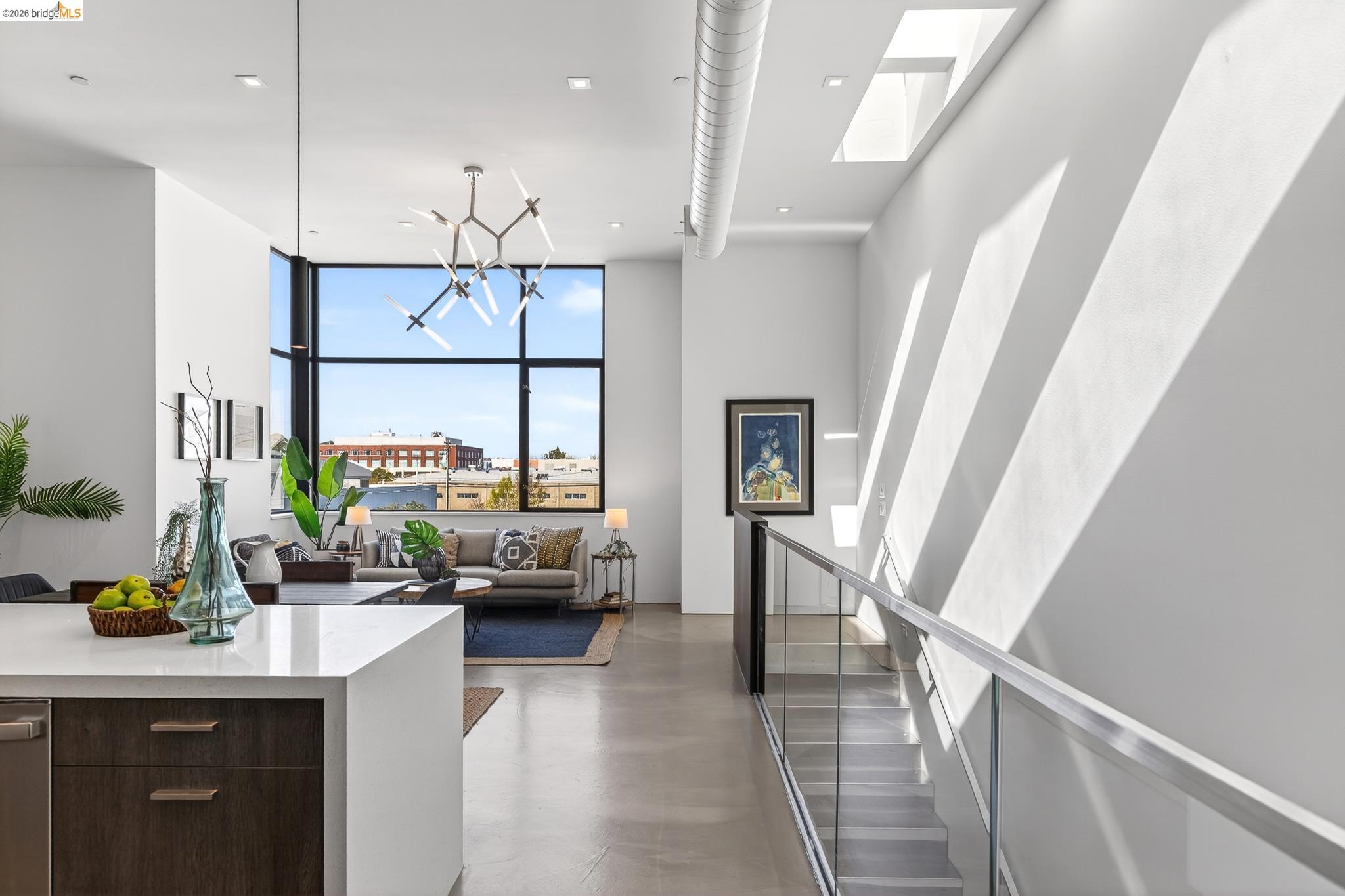 Detail Gallery Image 3 of 41 For 811 Folger Ave, Berkeley,  CA 94710 - 3 Beds | 2/1 Baths