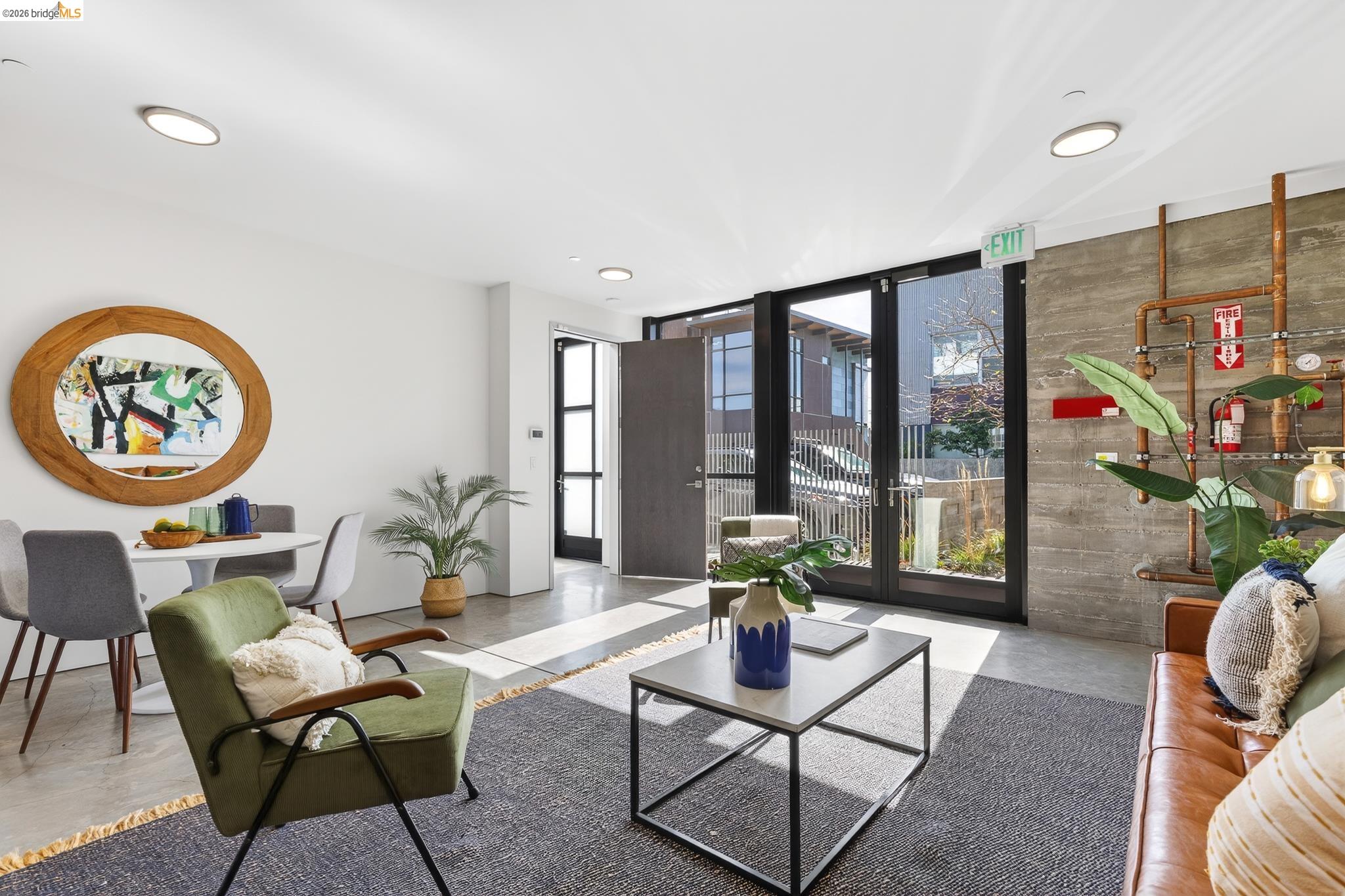 Detail Gallery Image 30 of 41 For 811 Folger Ave, Berkeley,  CA 94710 - 3 Beds | 2/1 Baths