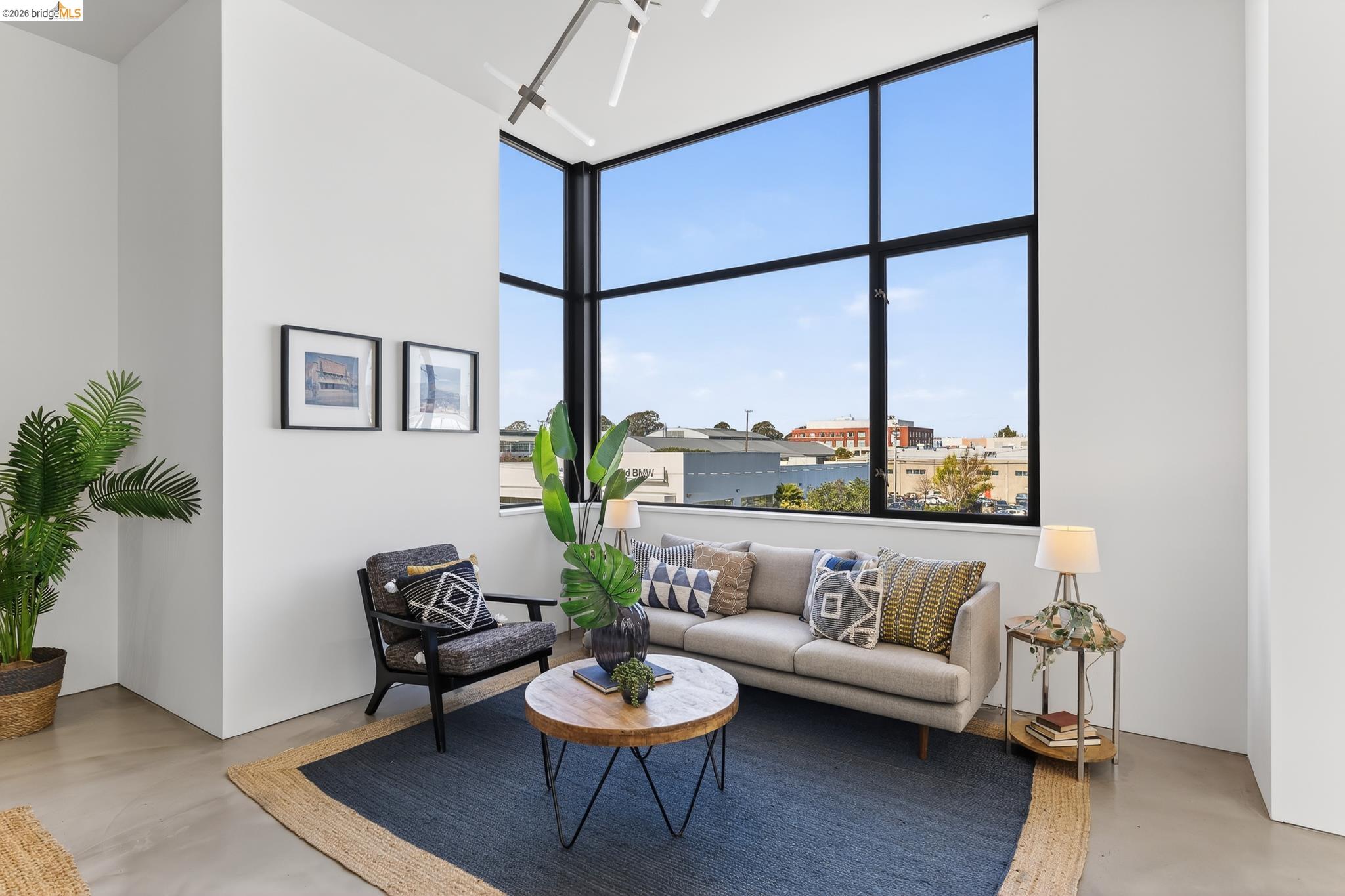 Detail Gallery Image 4 of 41 For 811 Folger Ave, Berkeley,  CA 94710 - 3 Beds | 2/1 Baths