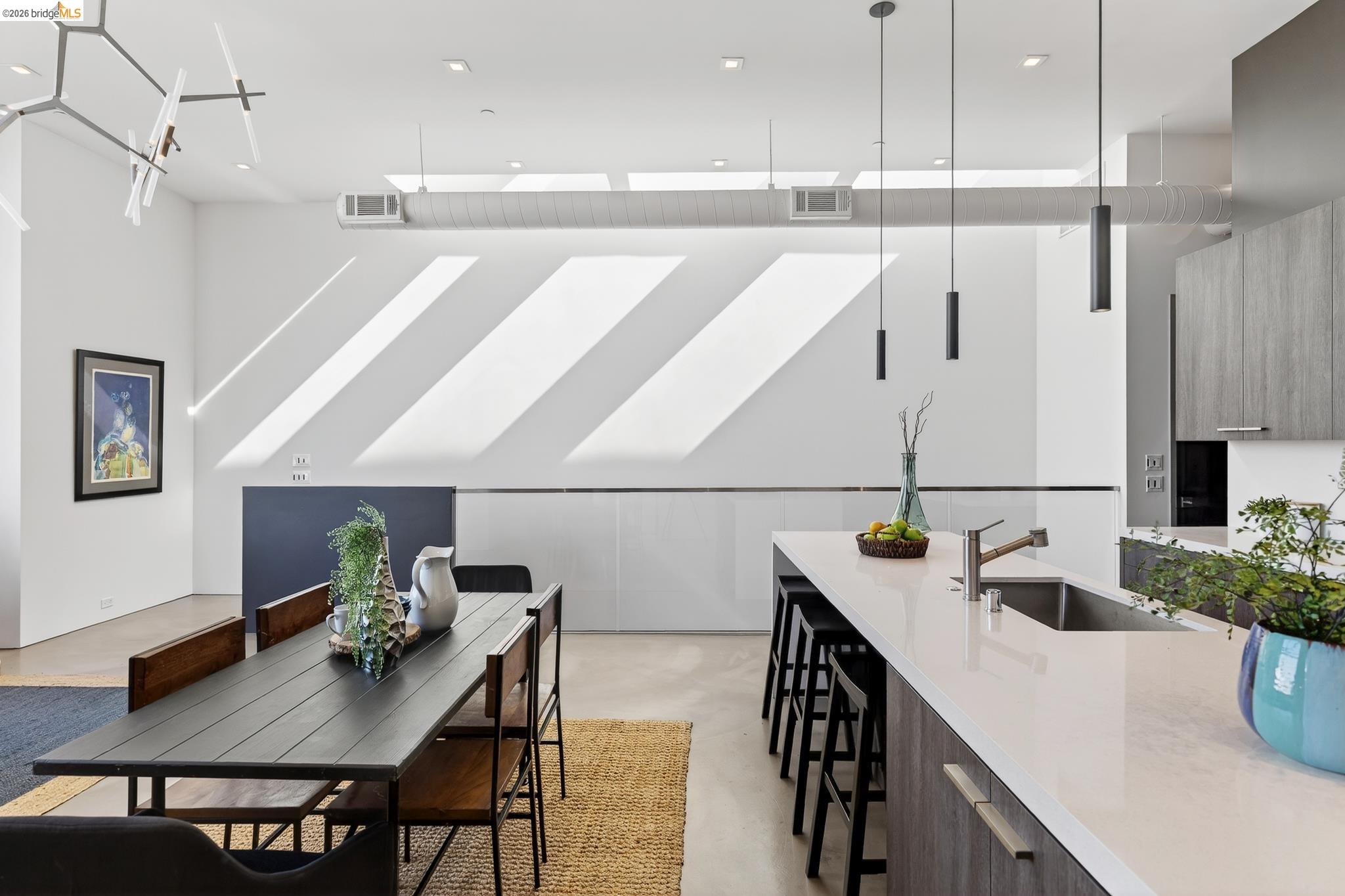 Detail Gallery Image 5 of 41 For 811 Folger Ave, Berkeley,  CA 94710 - 3 Beds | 2/1 Baths