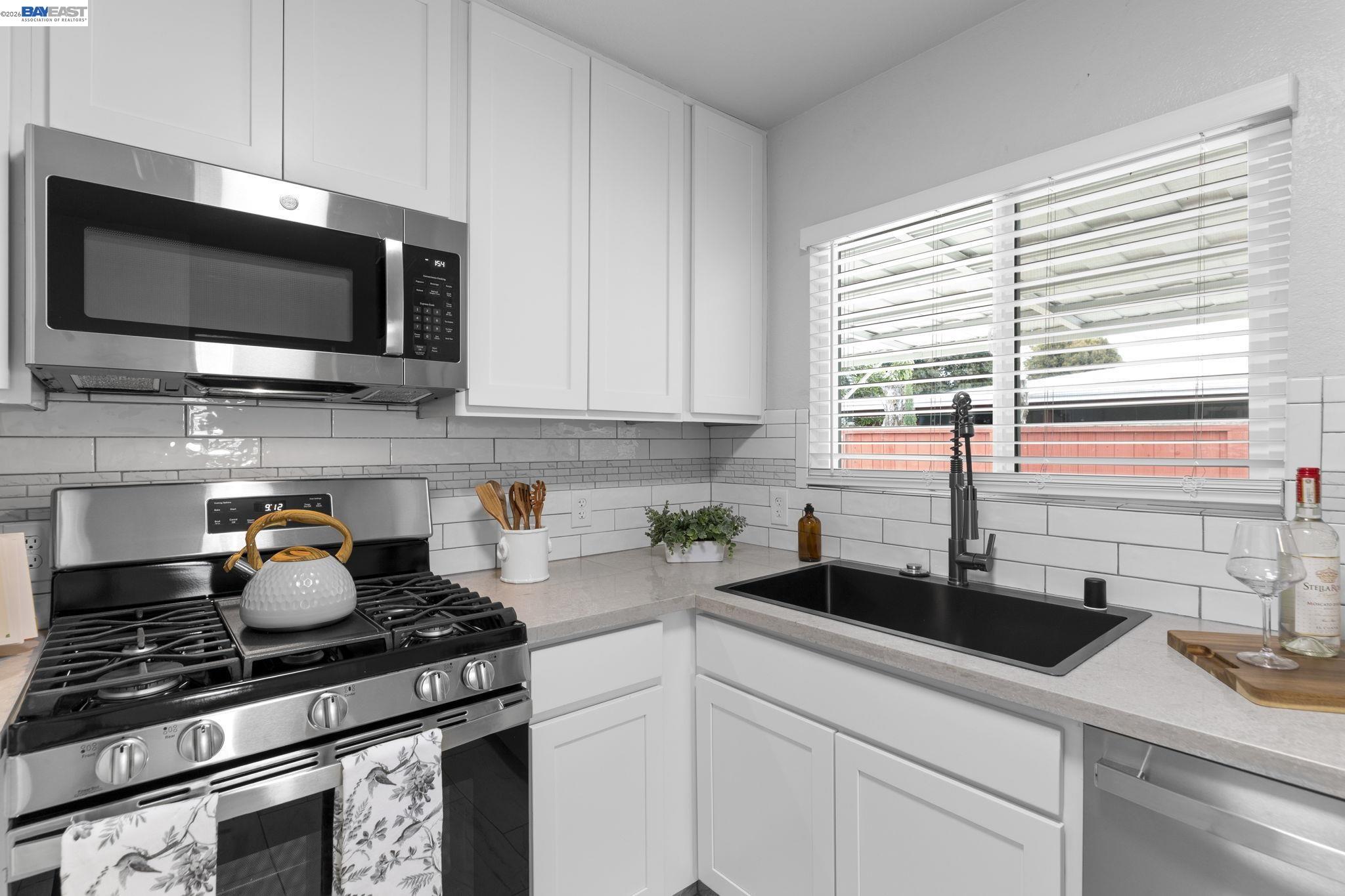 Detail Gallery Image 10 of 26 For 412 Solano Ave, San Lorenzo,  CA 94541 - 3 Beds | 1/1 Baths