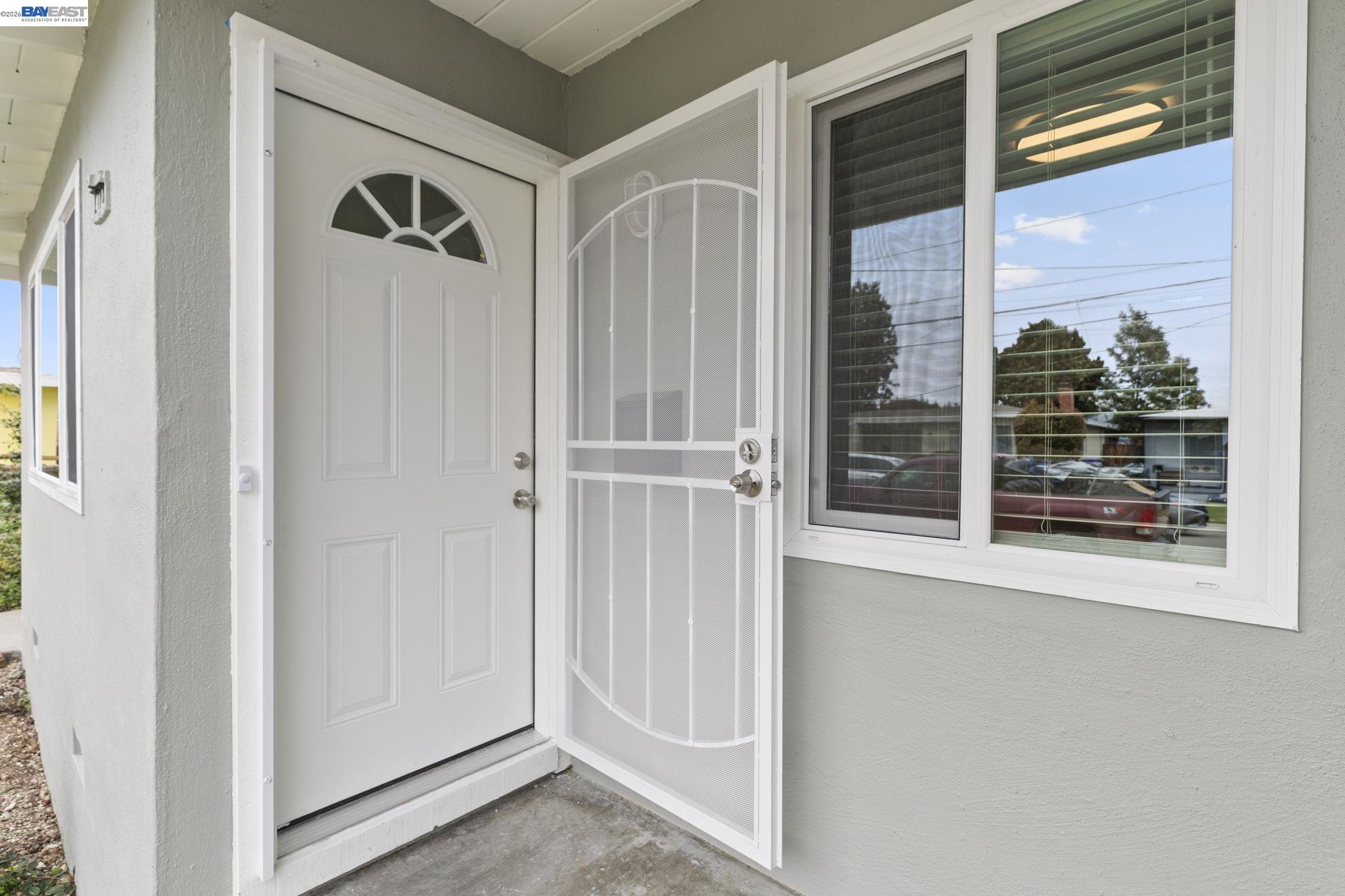Detail Gallery Image 2 of 26 For 412 Solano Ave, San Lorenzo,  CA 94541 - 3 Beds | 1/1 Baths