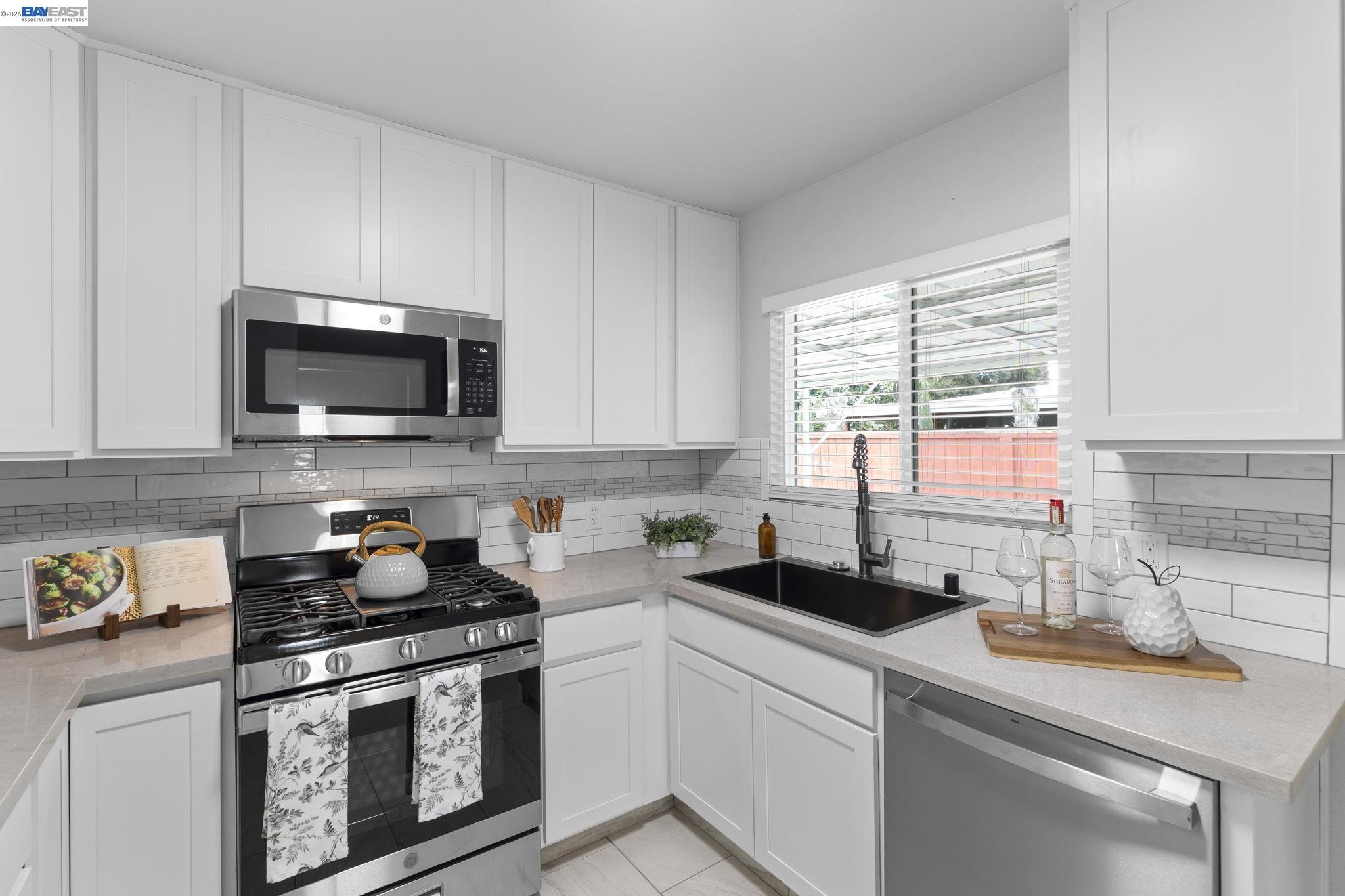 Detail Gallery Image 12 of 26 For 412 Solano Ave, San Lorenzo,  CA 94541 - 3 Beds | 1/1 Baths