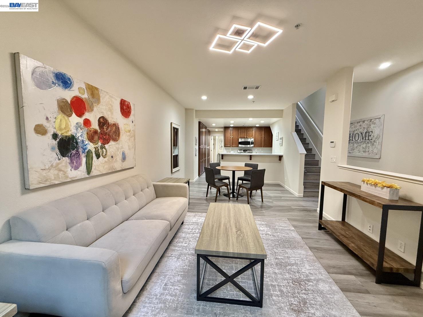 Detail Gallery Image 2 of 35 For 2200 Beech Cir, San Jose,  CA 95131 - 3 Beds | 3 Baths