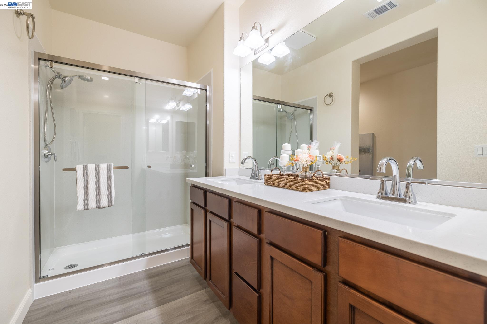 Detail Gallery Image 17 of 35 For 2200 Beech Cir, San Jose,  CA 95131 - 3 Beds | 3 Baths