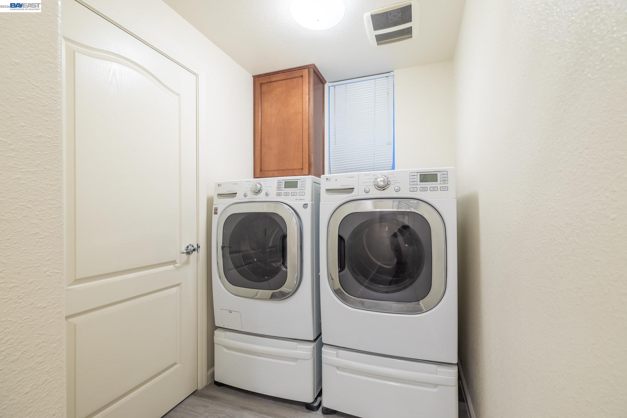 Detail Gallery Image 19 of 29 For 2200 Beech Cir, San Jose,  CA 95131 - 3 Beds | 3 Baths