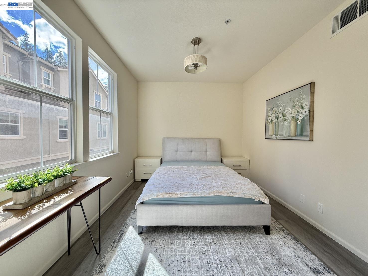 Detail Gallery Image 7 of 35 For 2200 Beech Cir, San Jose,  CA 95131 - 3 Beds | 3 Baths