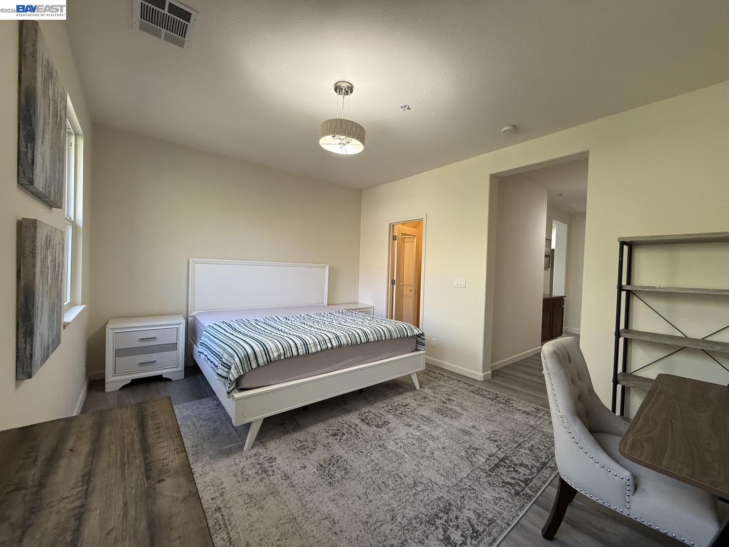 Detail Gallery Image 10 of 29 For 2200 Beech Cir, San Jose,  CA 95131 - 3 Beds | 3 Baths