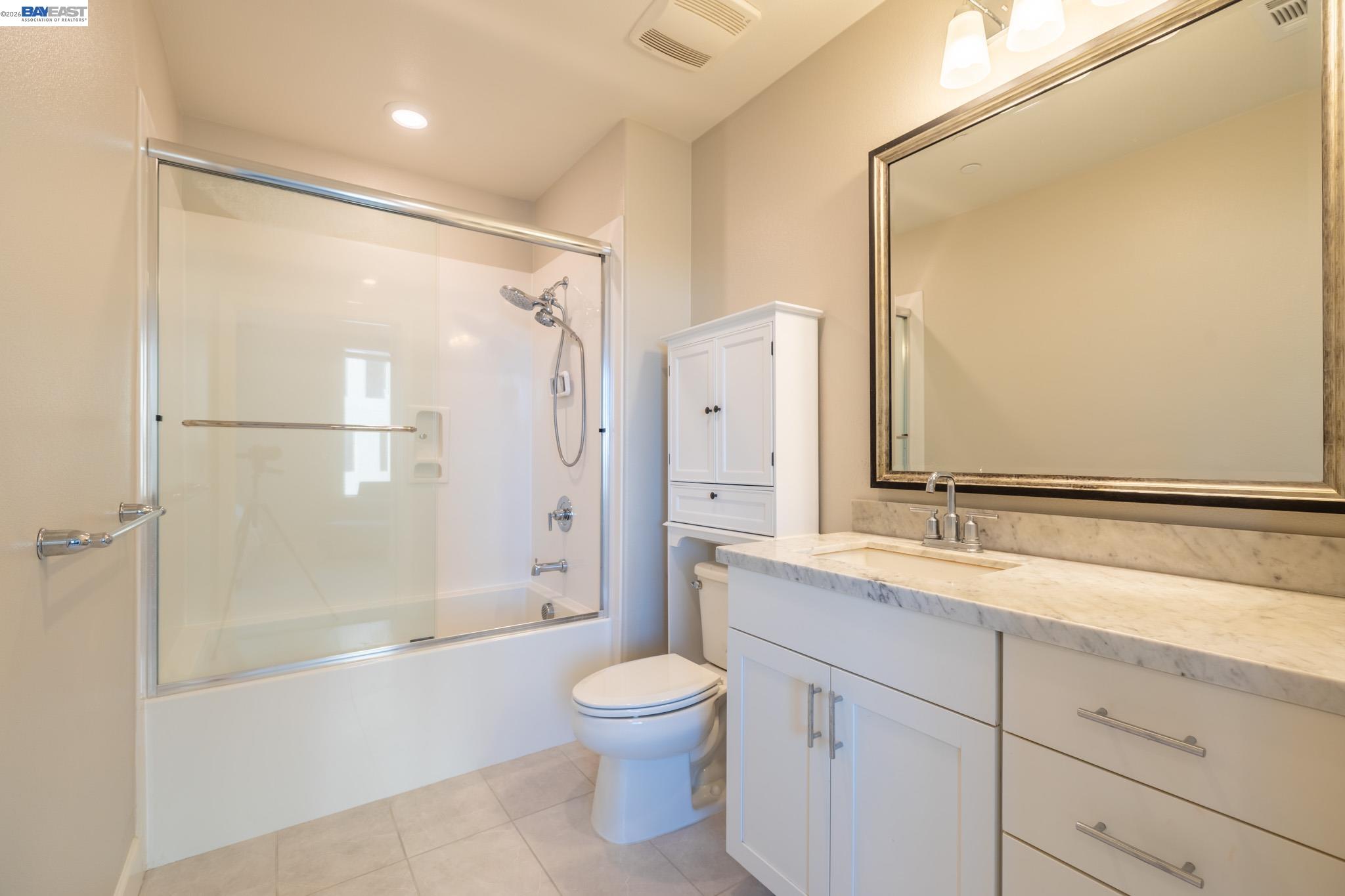 Detail Gallery Image 12 of 47 For 263 Llano De Los Robles Ave #1,  San Jose,  CA 95136 - 3 Beds | 2 Baths