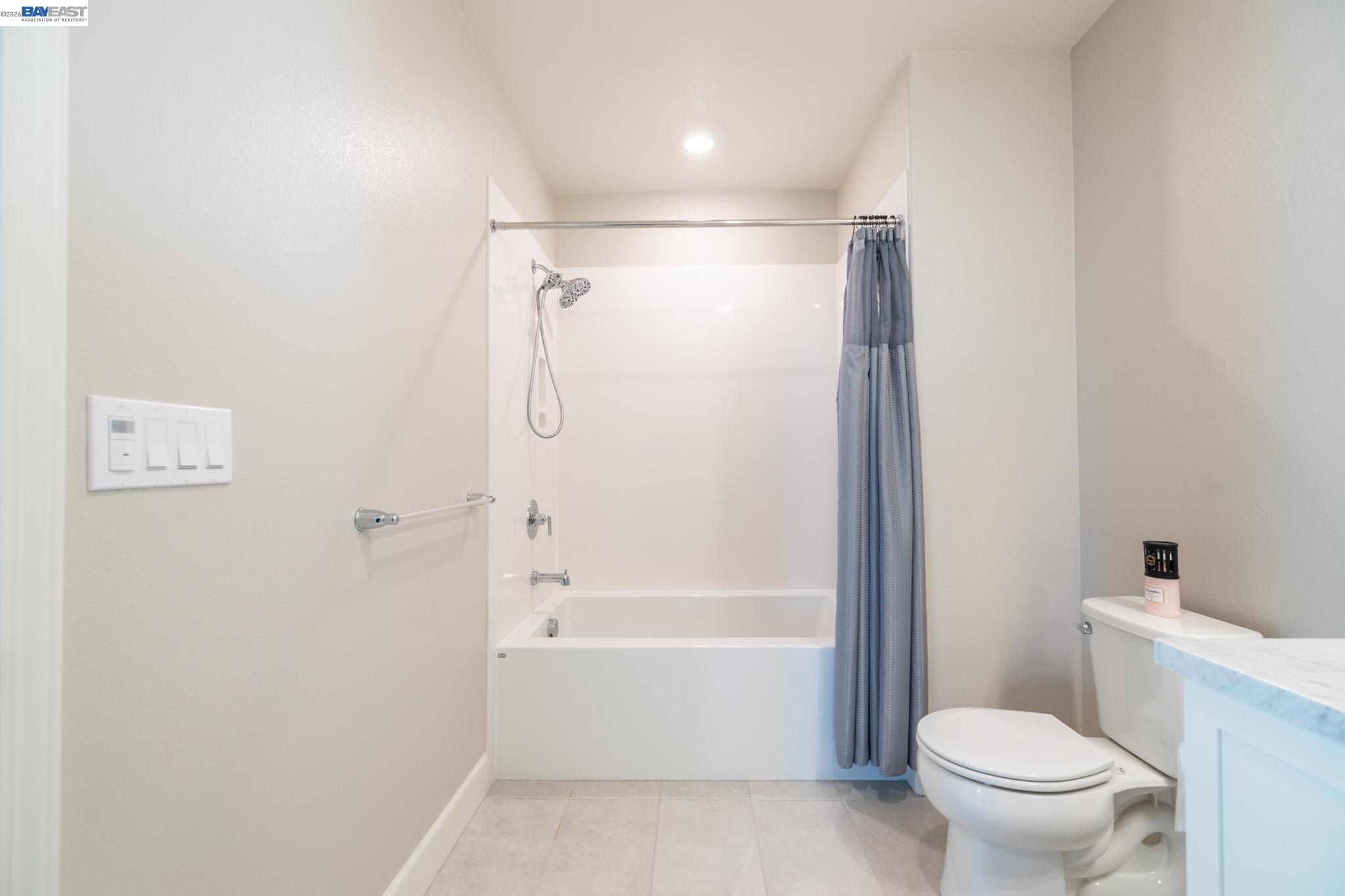 Detail Gallery Image 17 of 47 For 263 Llano De Los Robles Ave #1,  San Jose,  CA 95136 - 3 Beds | 2 Baths
