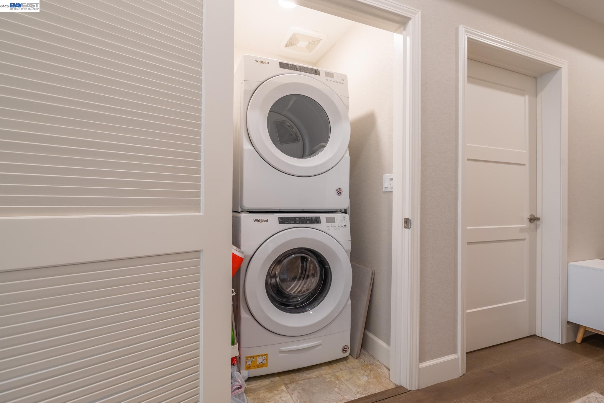 Detail Gallery Image 21 of 47 For 263 Llano De Los Robles Ave #1,  San Jose,  CA 95136 - 3 Beds | 2 Baths