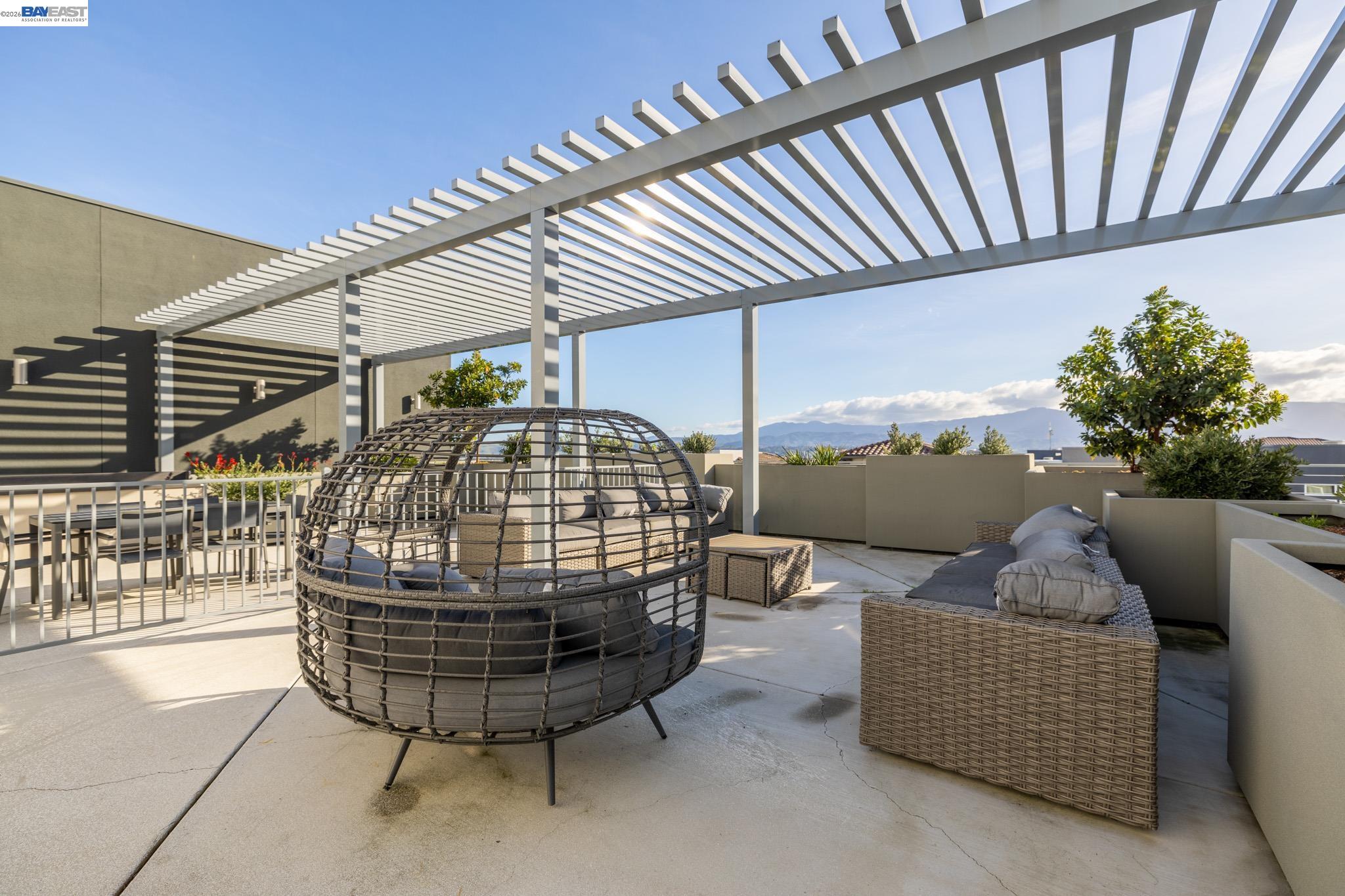 Detail Gallery Image 27 of 47 For 263 Llano De Los Robles Ave #1,  San Jose,  CA 95136 - 3 Beds | 2 Baths