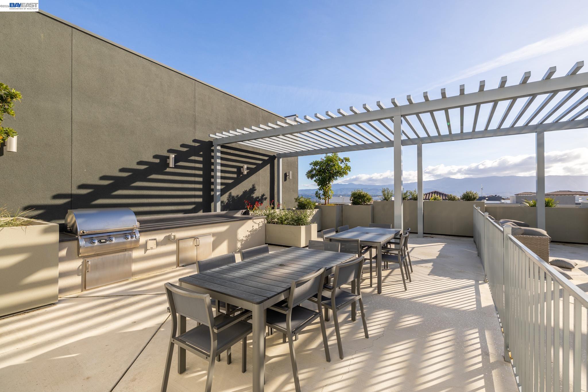 Detail Gallery Image 28 of 47 For 263 Llano De Los Robles Ave #1,  San Jose,  CA 95136 - 3 Beds | 2 Baths