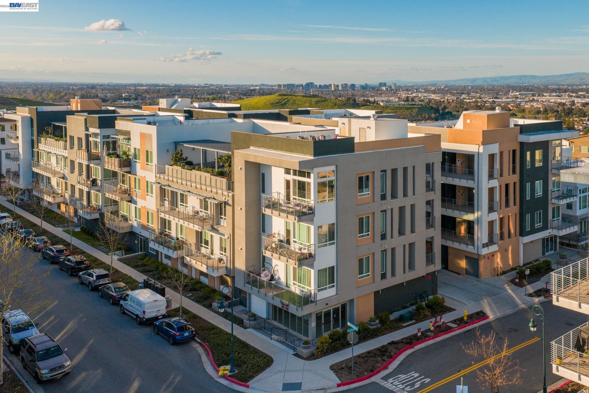 Detail Gallery Image 31 of 47 For 263 Llano De Los Robles Ave #1,  San Jose,  CA 95136 - 3 Beds | 2 Baths