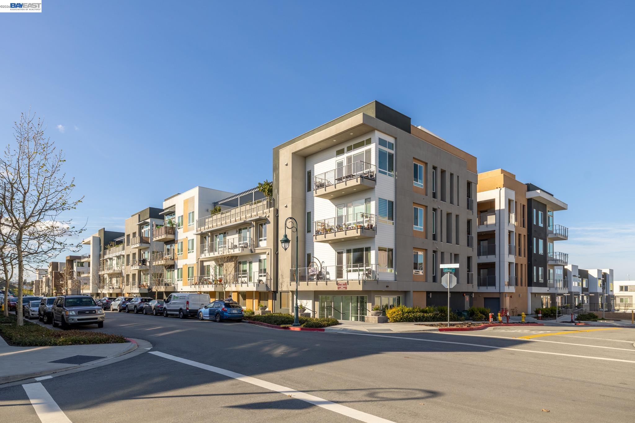Detail Gallery Image 32 of 47 For 263 Llano De Los Robles Ave #1,  San Jose,  CA 95136 - 3 Beds | 2 Baths