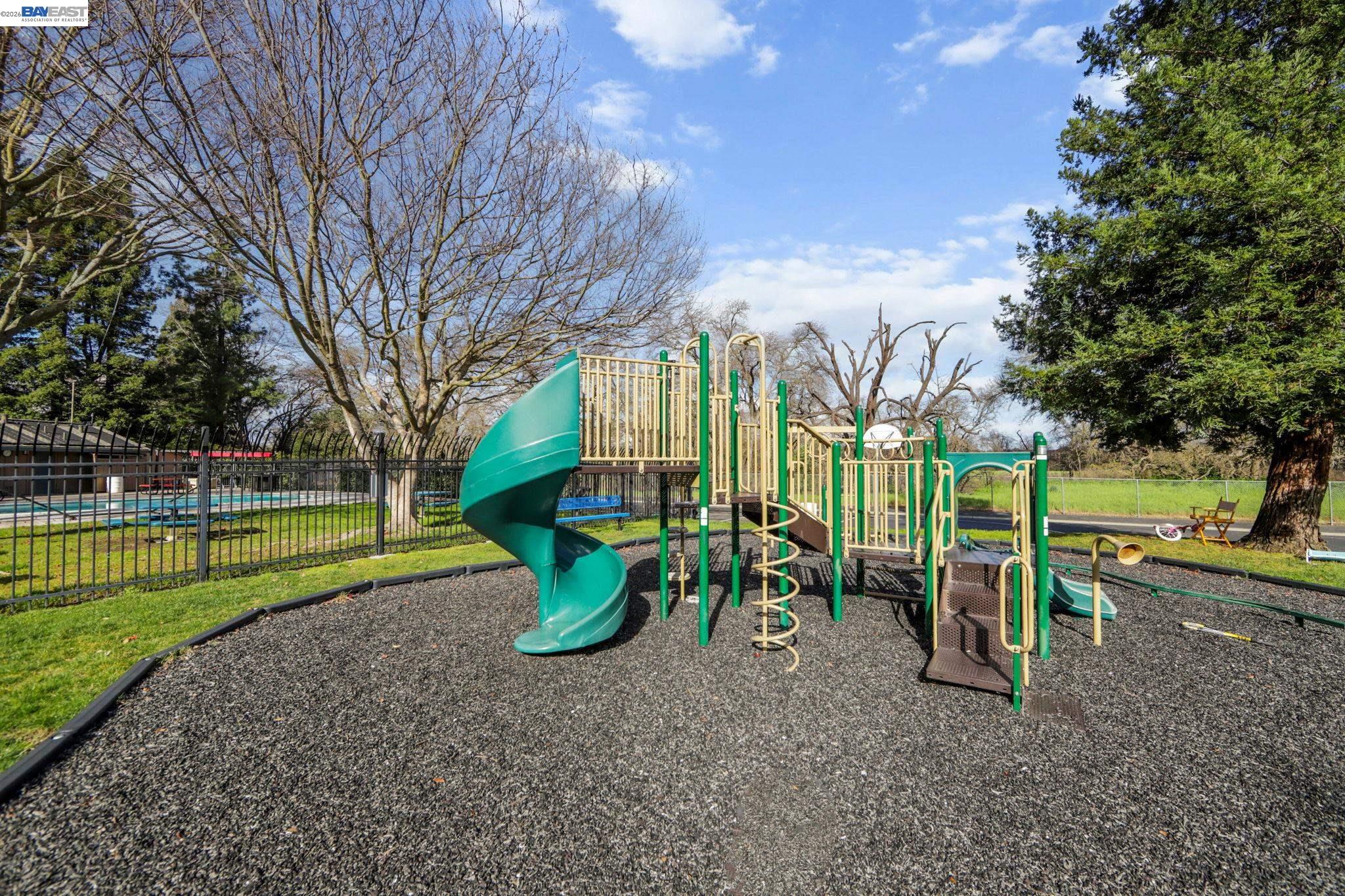 Photo #3: 41125139 Listing: Photo #3