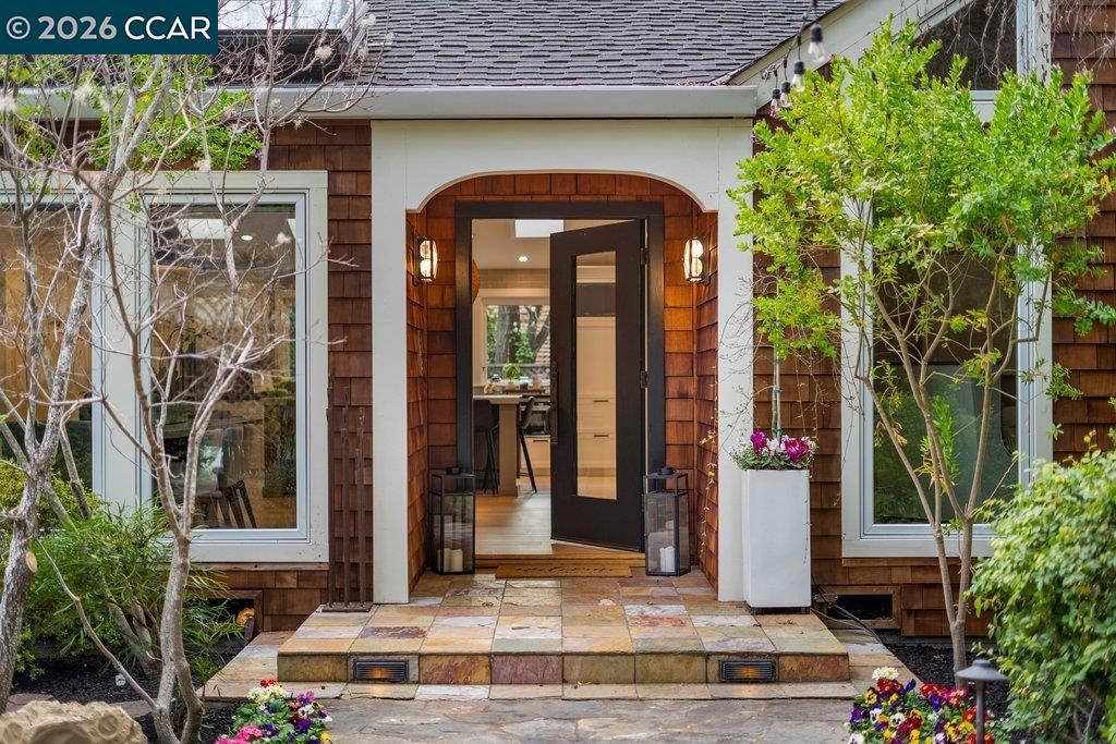 Detail Gallery Image 3 of 60 For 22 Calle Del Casarillo, Diablo,  CA 94528 - 6 Beds | 6 Baths