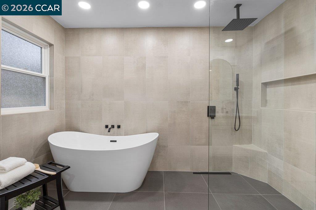 Detail Gallery Image 23 of 60 For 22 Calle Del Casarillo, Diablo,  CA 94528 - 6 Beds | 6 Baths