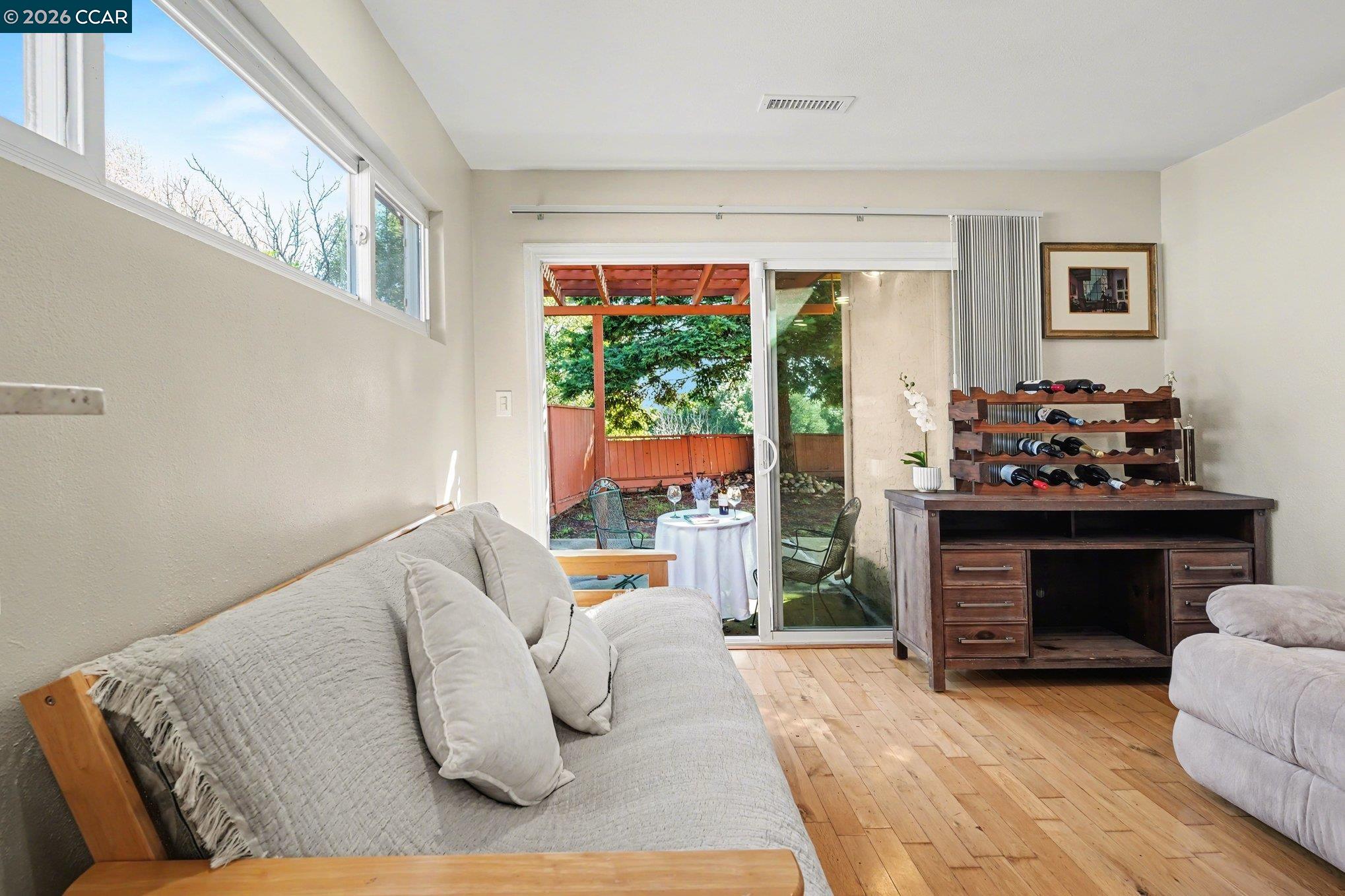 Detail Gallery Image 14 of 32 For 2715 Sargent Ave, San Pablo,  CA 94806 - 3 Beds | 1/1 Baths