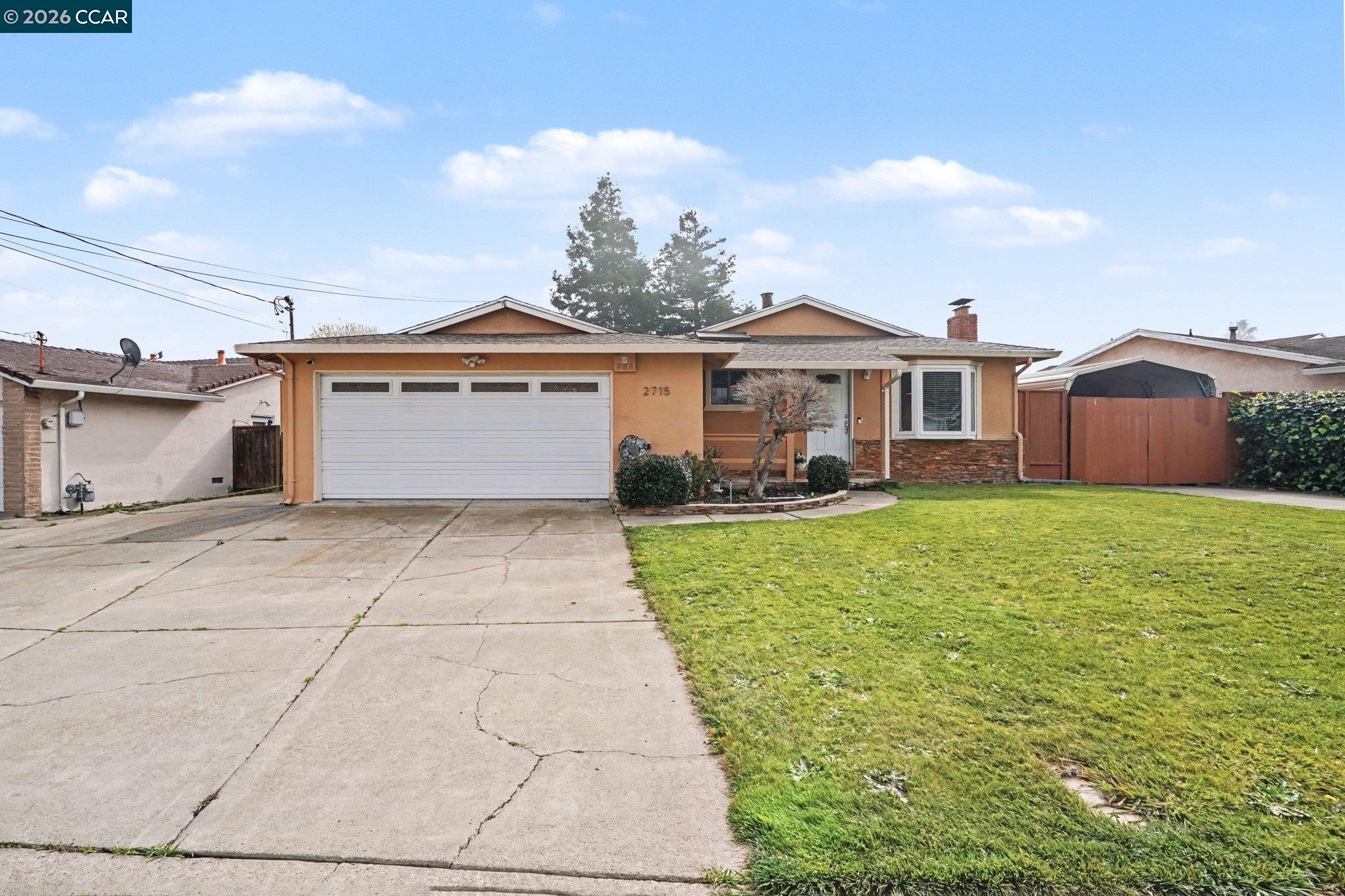 Detail Gallery Image 3 of 32 For 2715 Sargent Ave, San Pablo,  CA 94806 - 3 Beds | 1/1 Baths