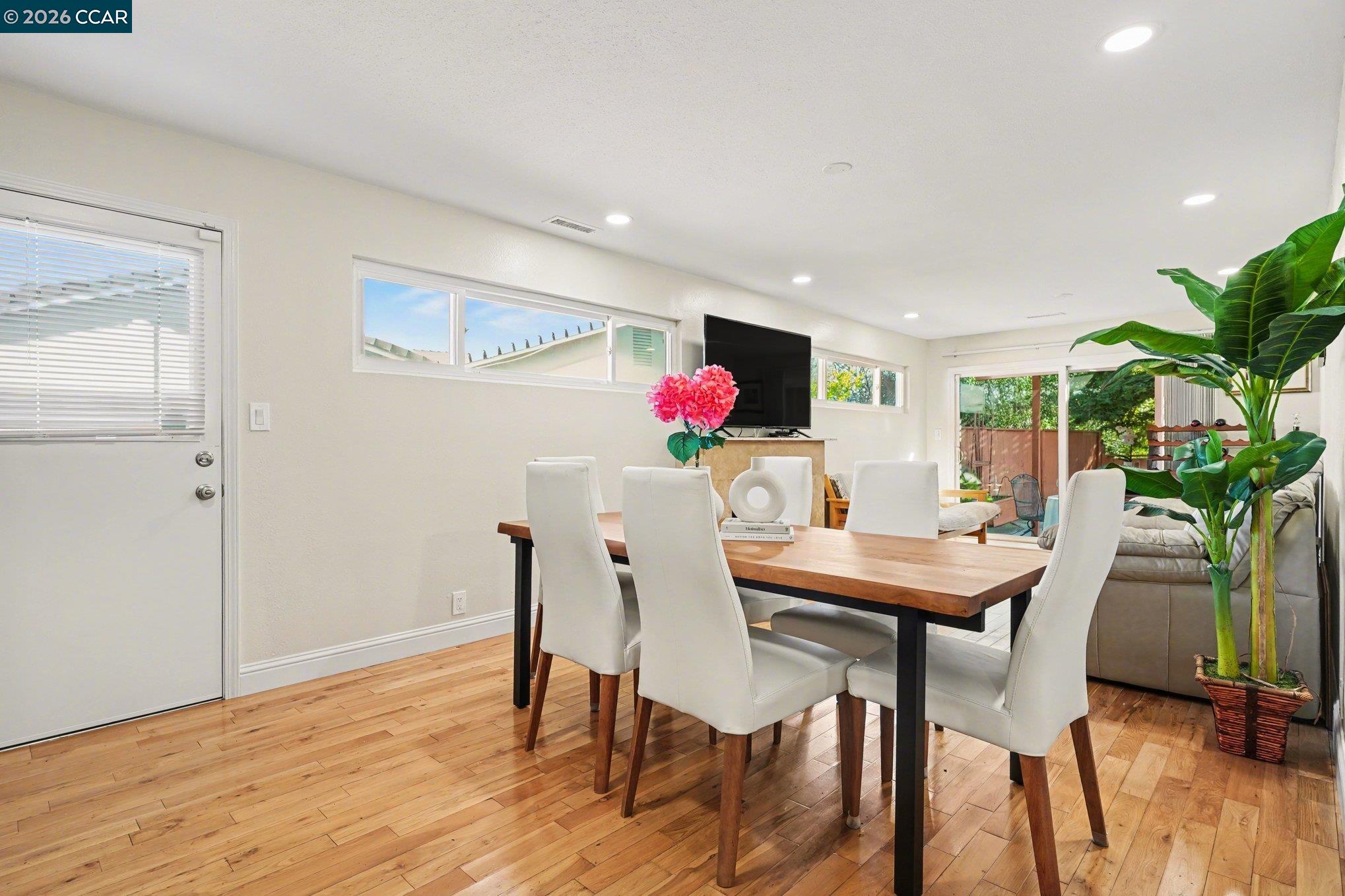 Detail Gallery Image 7 of 32 For 2715 Sargent Ave, San Pablo,  CA 94806 - 3 Beds | 1/1 Baths