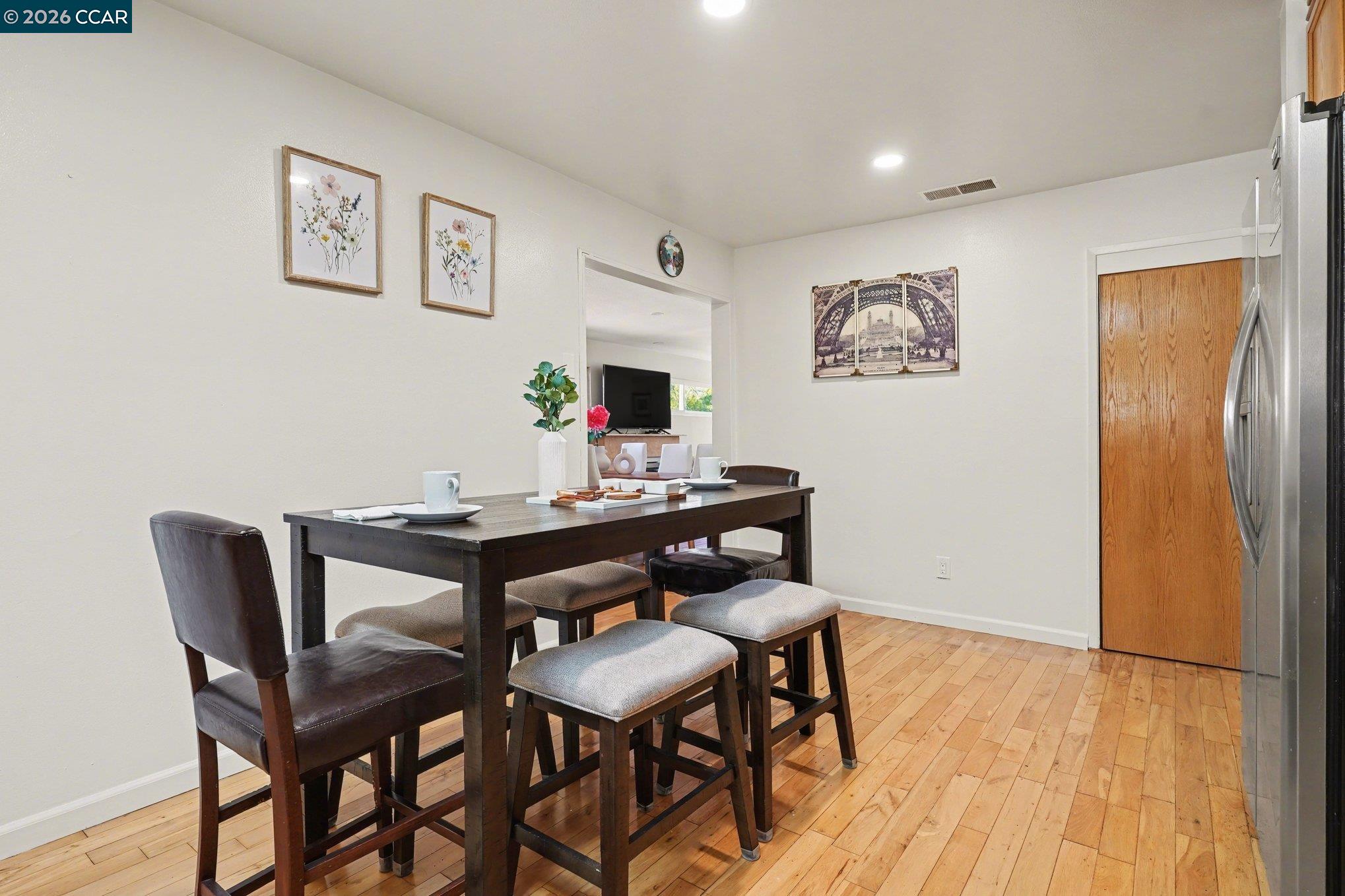 Detail Gallery Image 9 of 32 For 2715 Sargent Ave, San Pablo,  CA 94806 - 3 Beds | 1/1 Baths