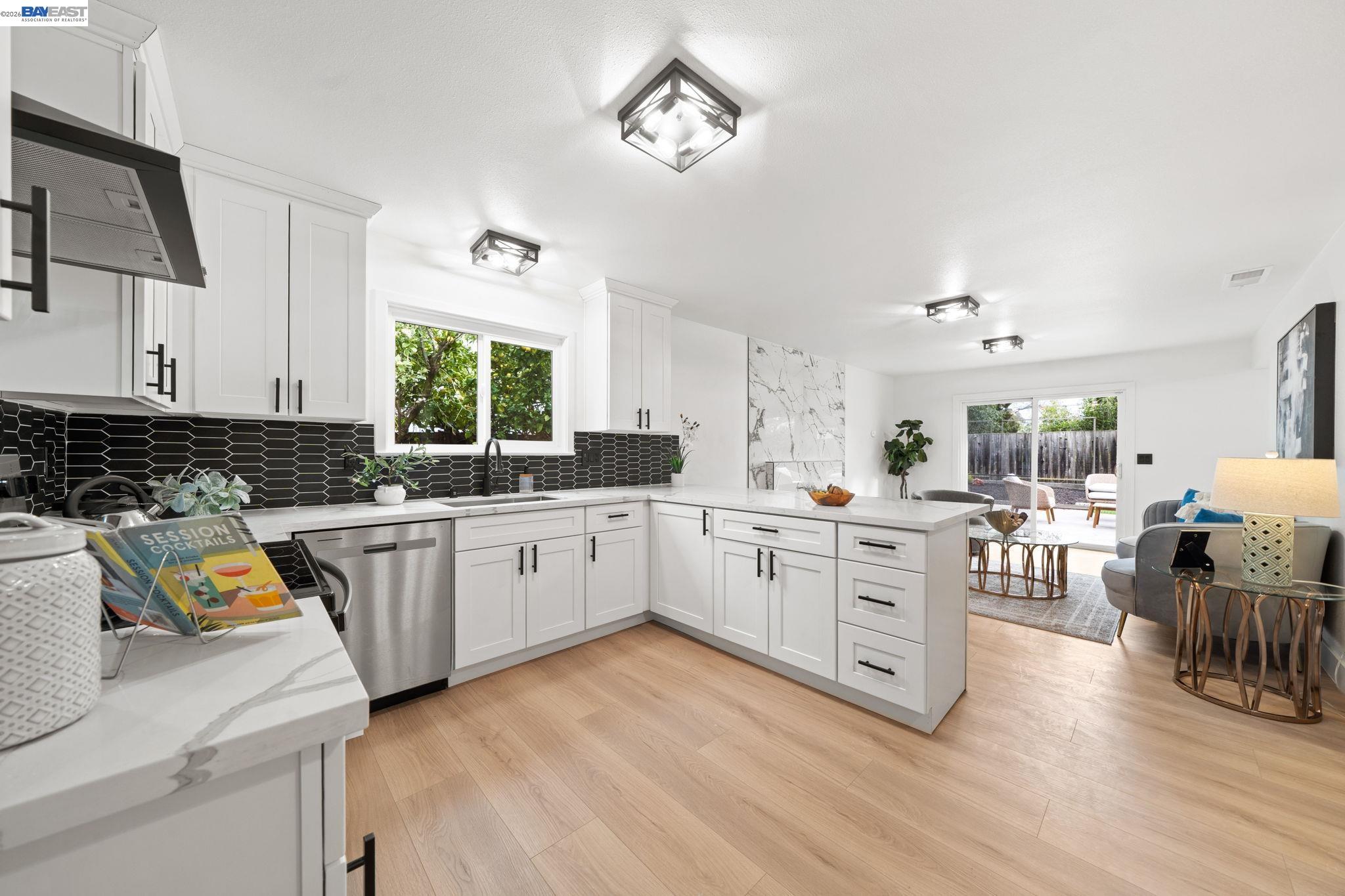 Detail Gallery Image 4 of 31 For 1602 Endriss Dr, Martinez,  CA 94553 - 3 Beds | 2 Baths