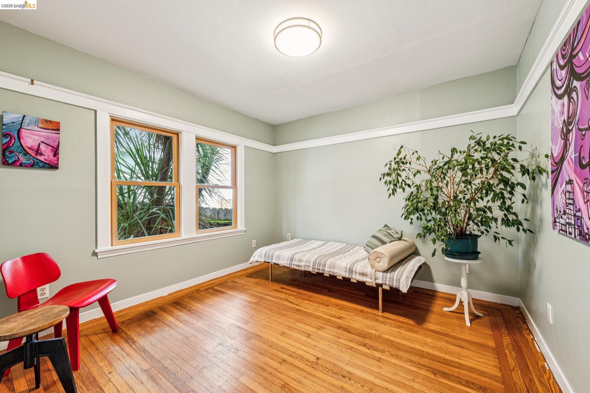 Detail Gallery Image 18 of 36 For 1066 Bayview Ave, Oakland,  CA 94610 - 2 Beds | 1 Baths