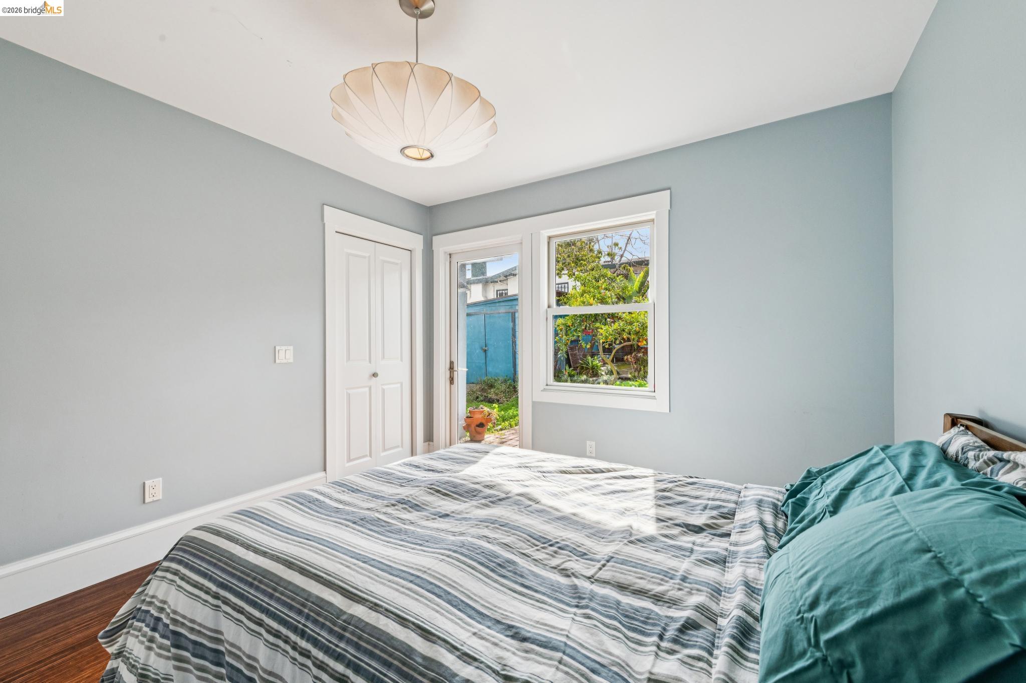 Detail Gallery Image 20 of 36 For 1066 Bayview Ave, Oakland,  CA 94610 - 2 Beds | 1 Baths