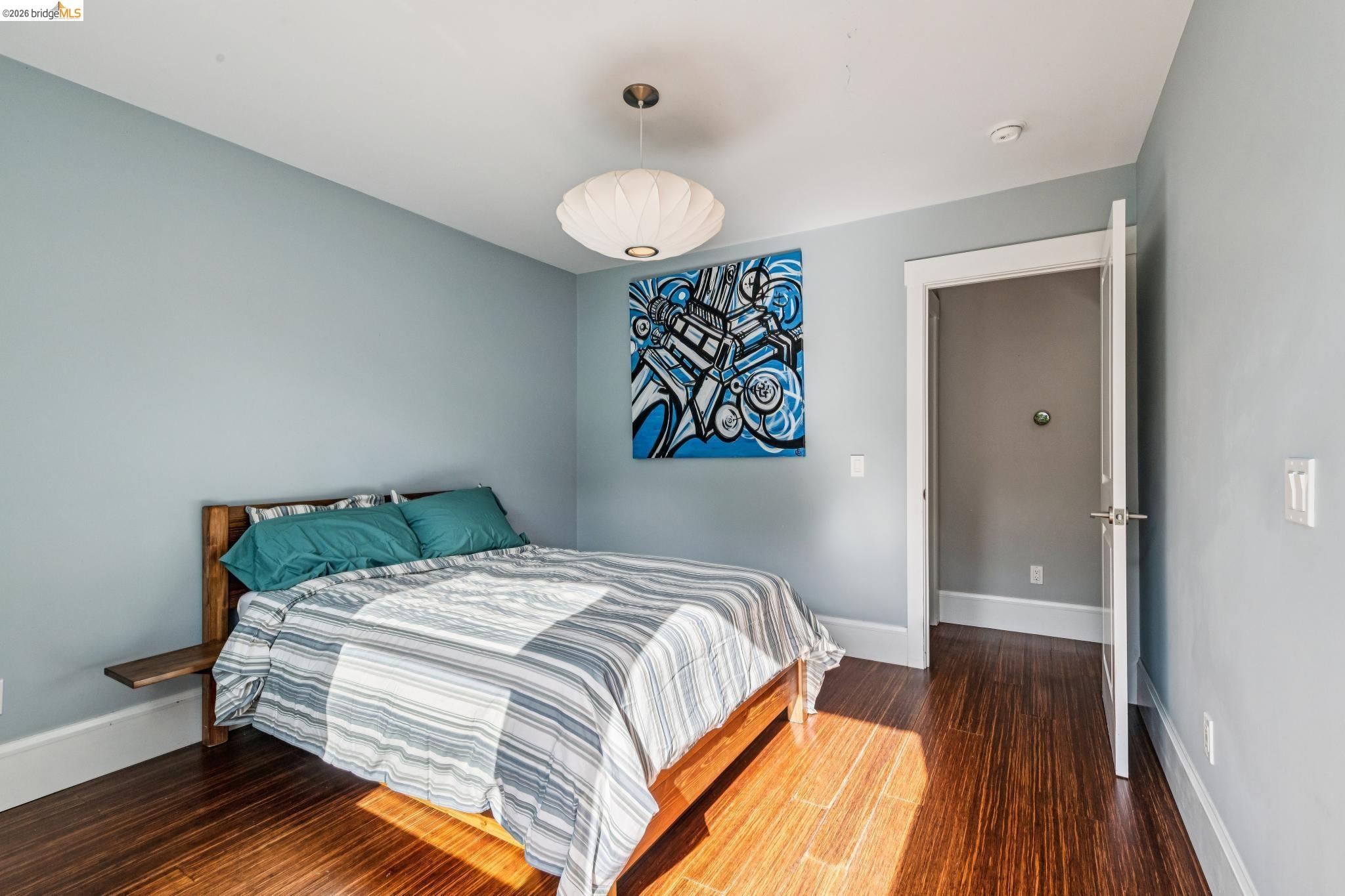 Detail Gallery Image 21 of 36 For 1066 Bayview Ave, Oakland,  CA 94610 - 2 Beds | 1 Baths