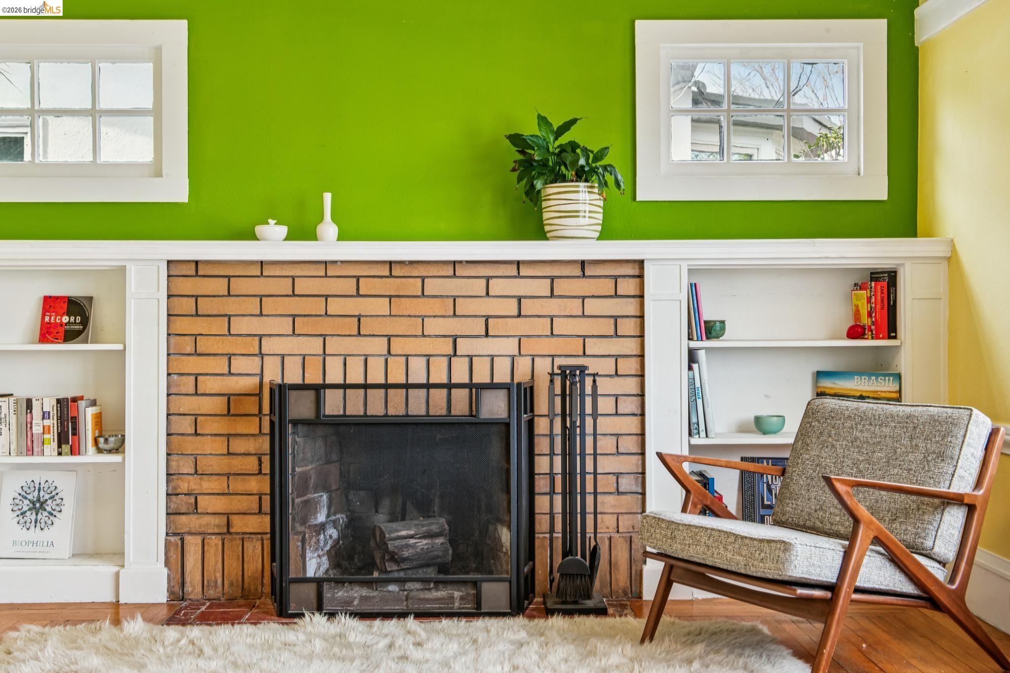 Detail Gallery Image 4 of 36 For 1066 Bayview Ave, Oakland,  CA 94610 - 2 Beds | 1 Baths