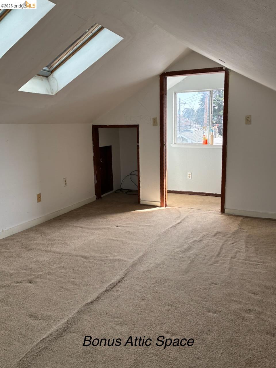 Detail Gallery Image 34 of 36 For 1066 Bayview Ave, Oakland,  CA 94610 - 2 Beds | 1 Baths