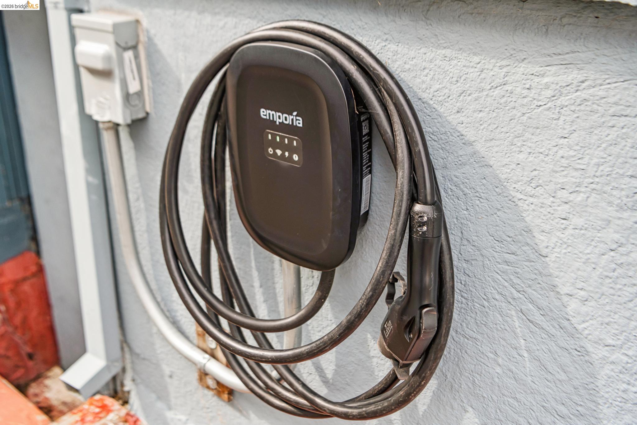 Detail Gallery Image 35 of 36 For 1066 Bayview Ave, Oakland,  CA 94610 - 2 Beds | 1 Baths