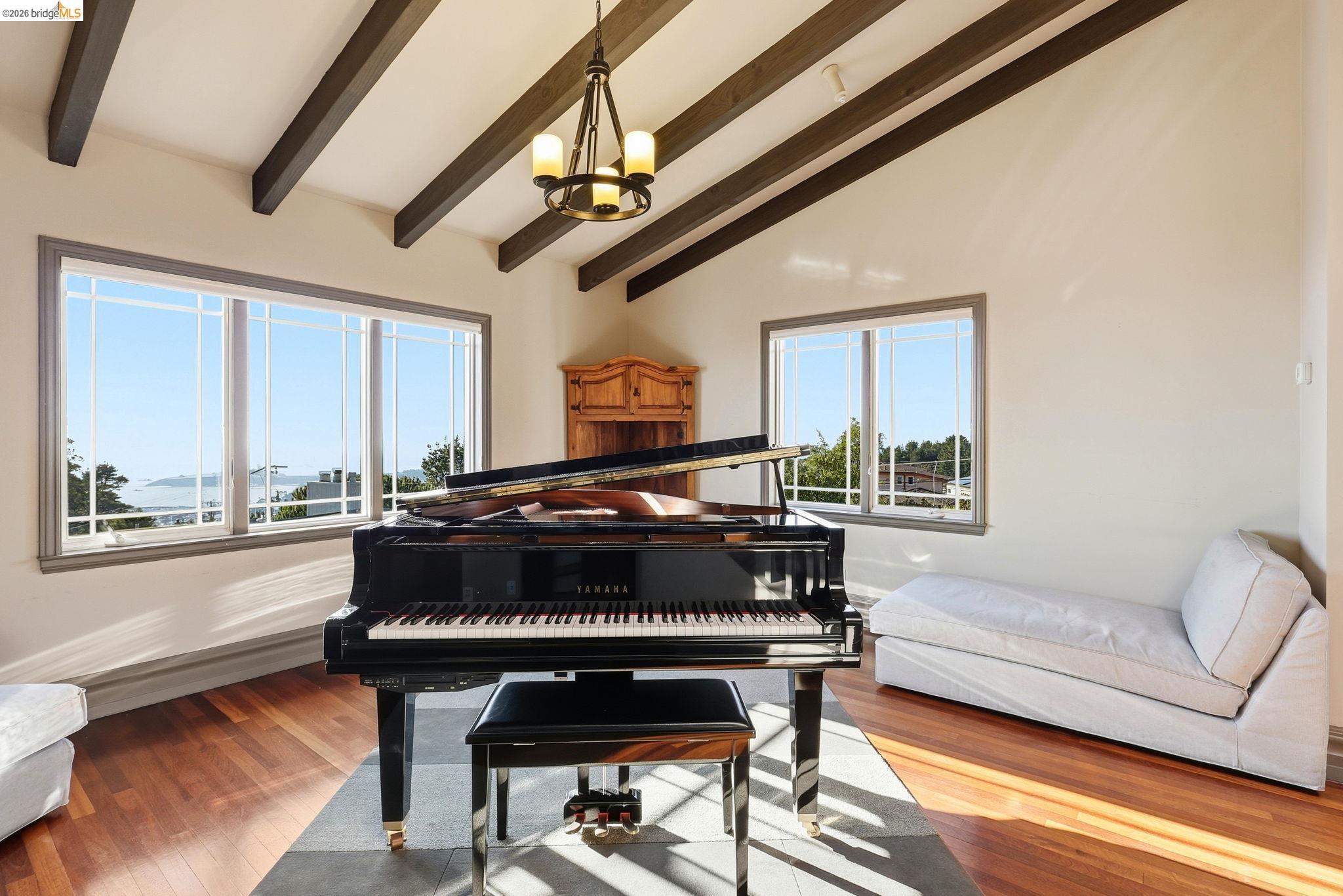 Detail Gallery Image 21 of 60 For 107 Dolphine Ave, El Granada,  CA 94018 - 4 Beds | 3/1 Baths