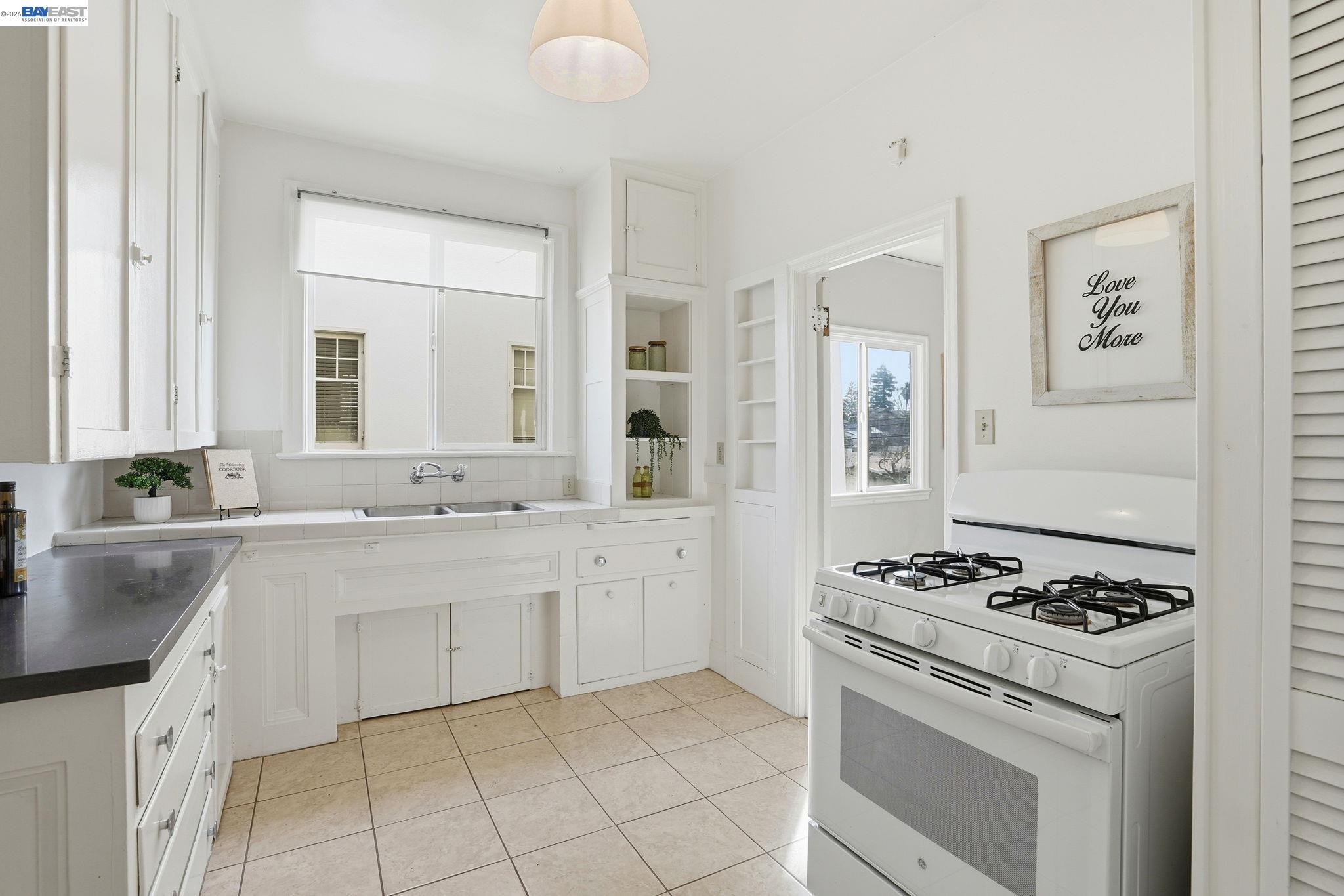 Detail Gallery Image 13 of 36 For 1424 Hampel St, Oakland,  CA 94602 - – Beds | – Baths