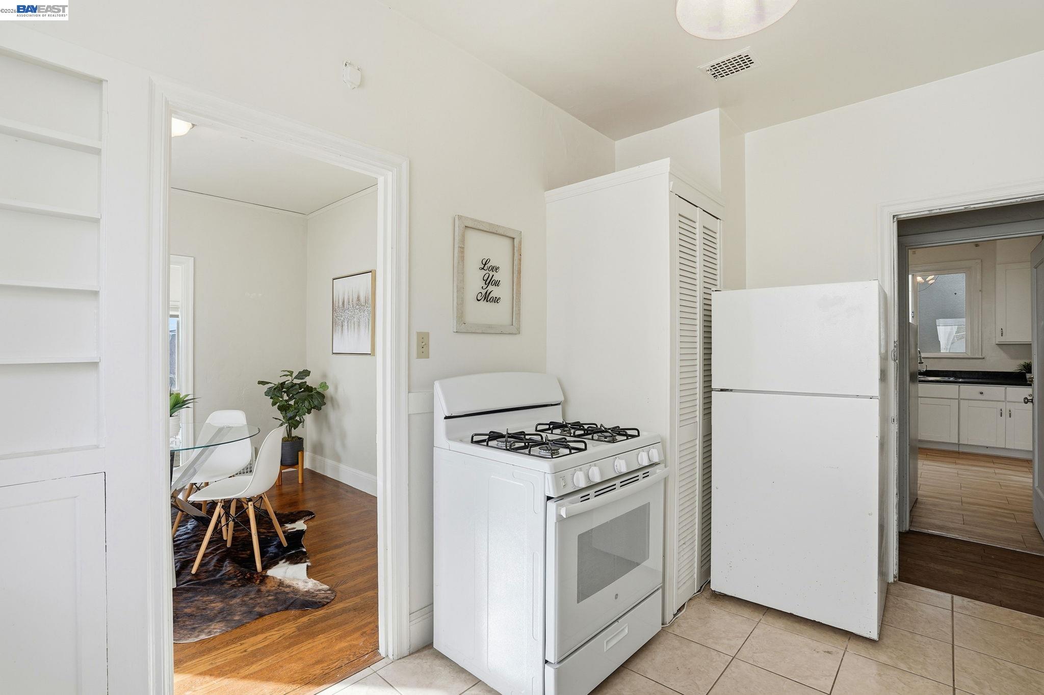 Detail Gallery Image 15 of 36 For 1424 Hampel St, Oakland,  CA 94602 - – Beds | – Baths