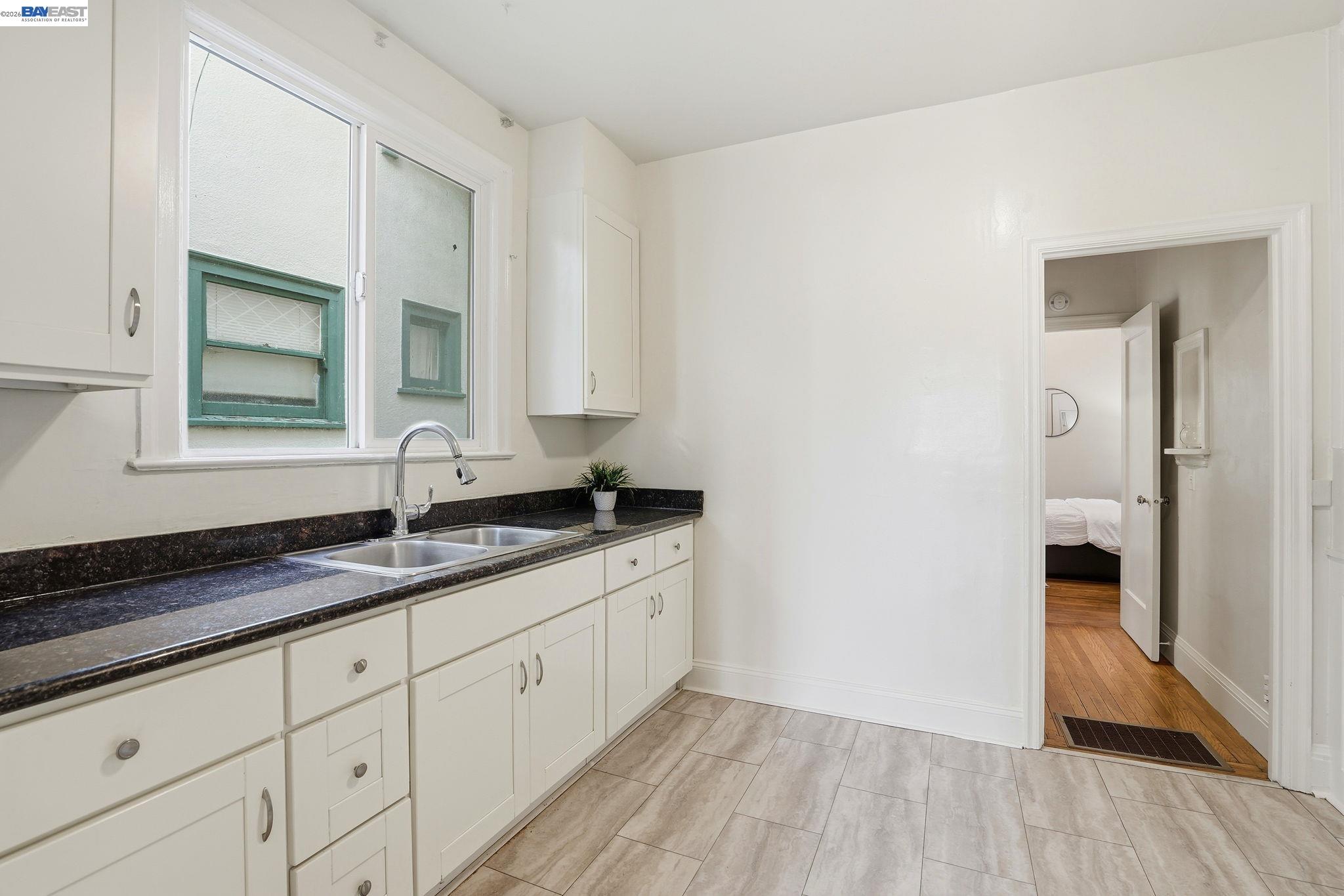 Detail Gallery Image 16 of 36 For 1424 Hampel St, Oakland,  CA 94602 - – Beds | – Baths