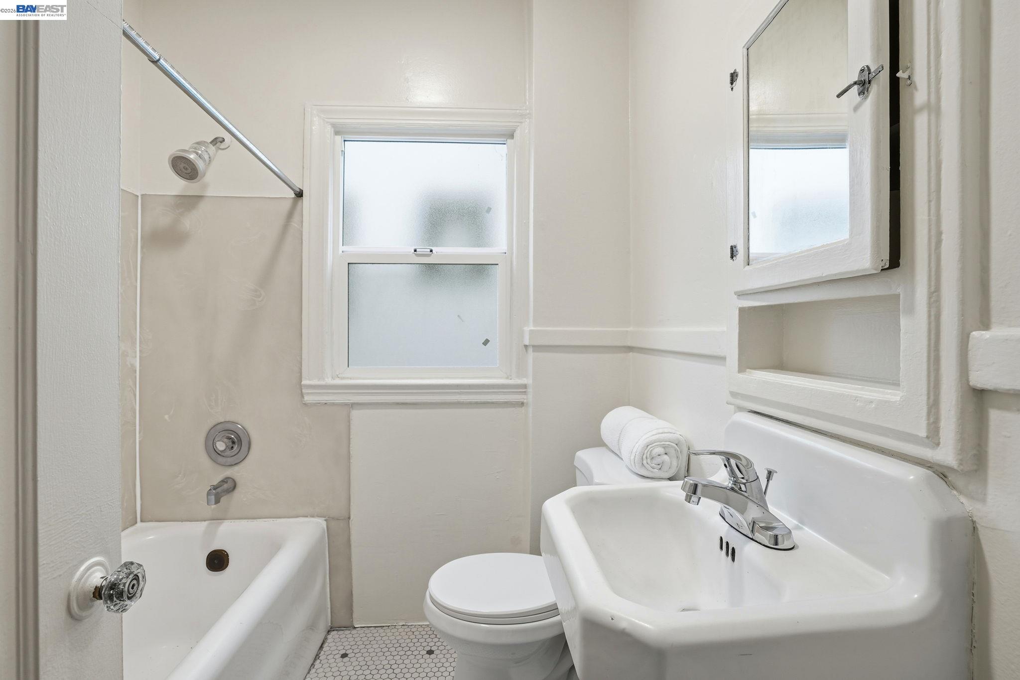 Detail Gallery Image 29 of 36 For 1424 Hampel St, Oakland,  CA 94602 - – Beds | – Baths