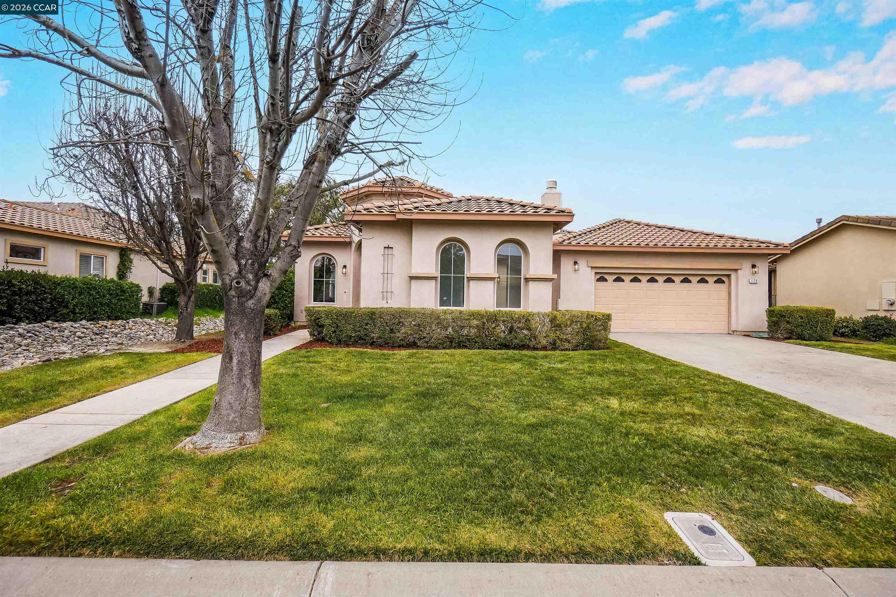 Detail Gallery Image 5 of 60 For 175 Oakridge Way, Rio Vista,  CA 94571 - 3 Beds | 2/1 Baths