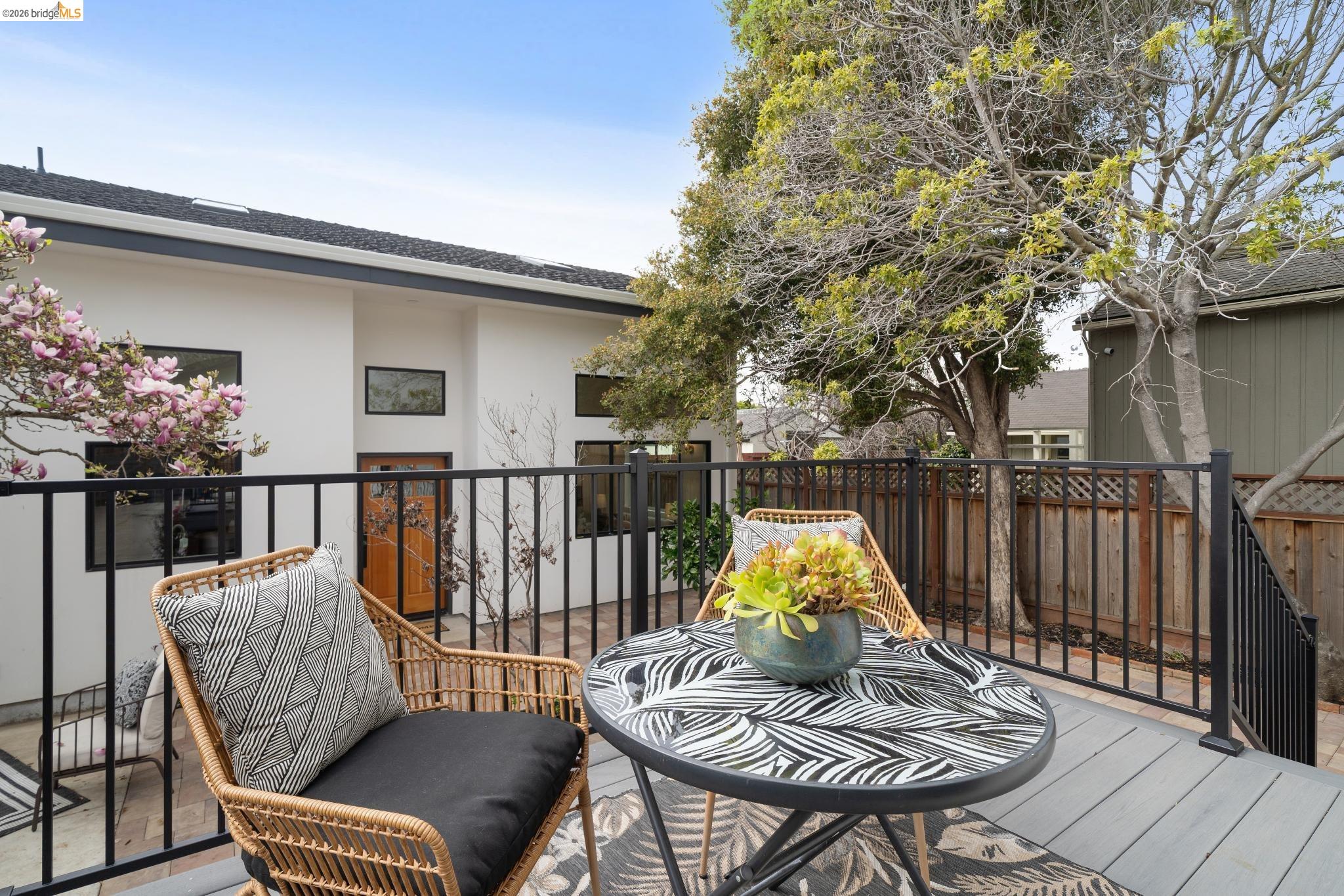 Detail Gallery Image 27 of 47 For 1009 Everett St, El Cerrito,  CA 94530 - 5 Beds | 4 Baths