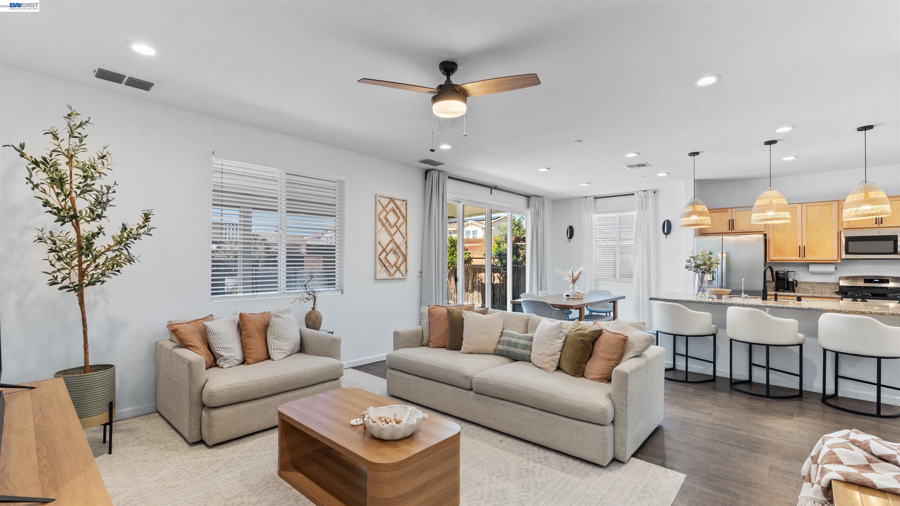 Detail Gallery Image 8 of 34 For 17691 Brandeis Ct, Lathrop,  CA 95330 - 3 Beds | 2/1 Baths