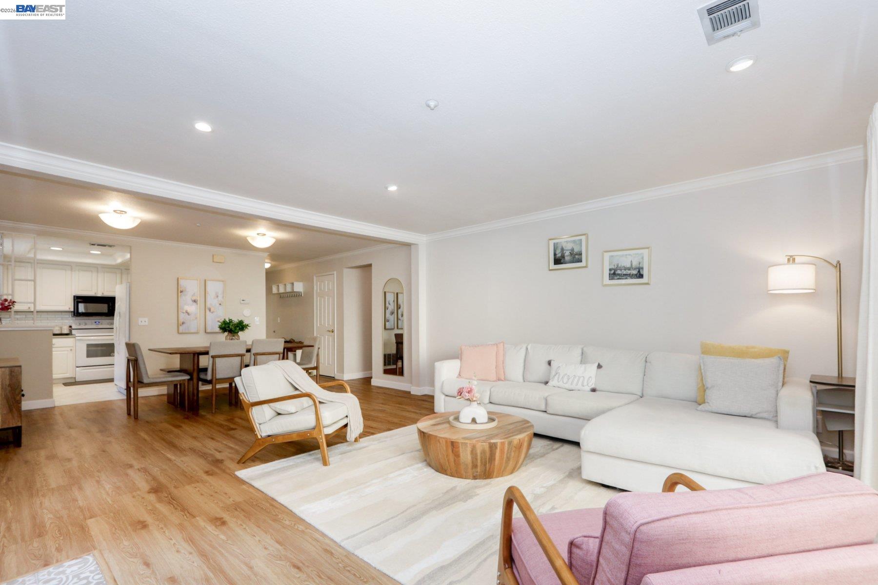 Photo #3: 41125162 Listing: Photo #3