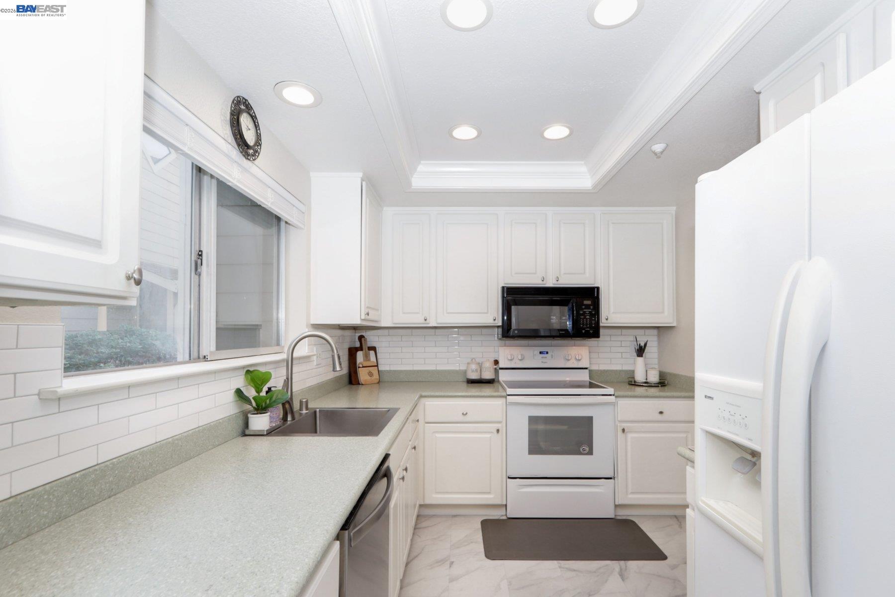 Detail Gallery Image 8 of 21 For 2627 Oak Rd a,  Walnut Creek,  CA 94597 - 2 Beds | 2 Baths