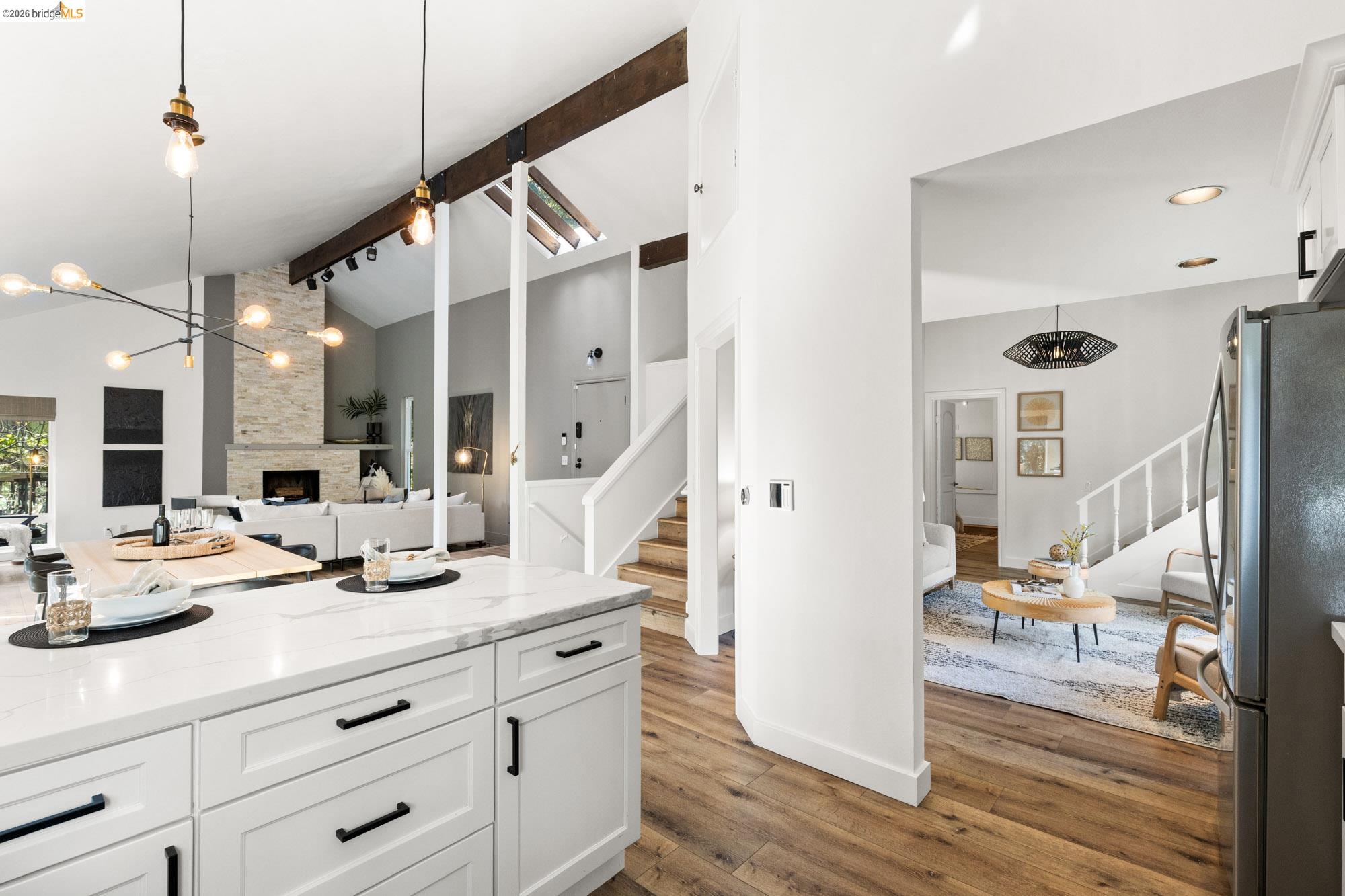 Detail Gallery Image 17 of 47 For 6931 Pinehaven Rd, Oakland,  CA 94611 - 4 Beds | 2/2 Baths