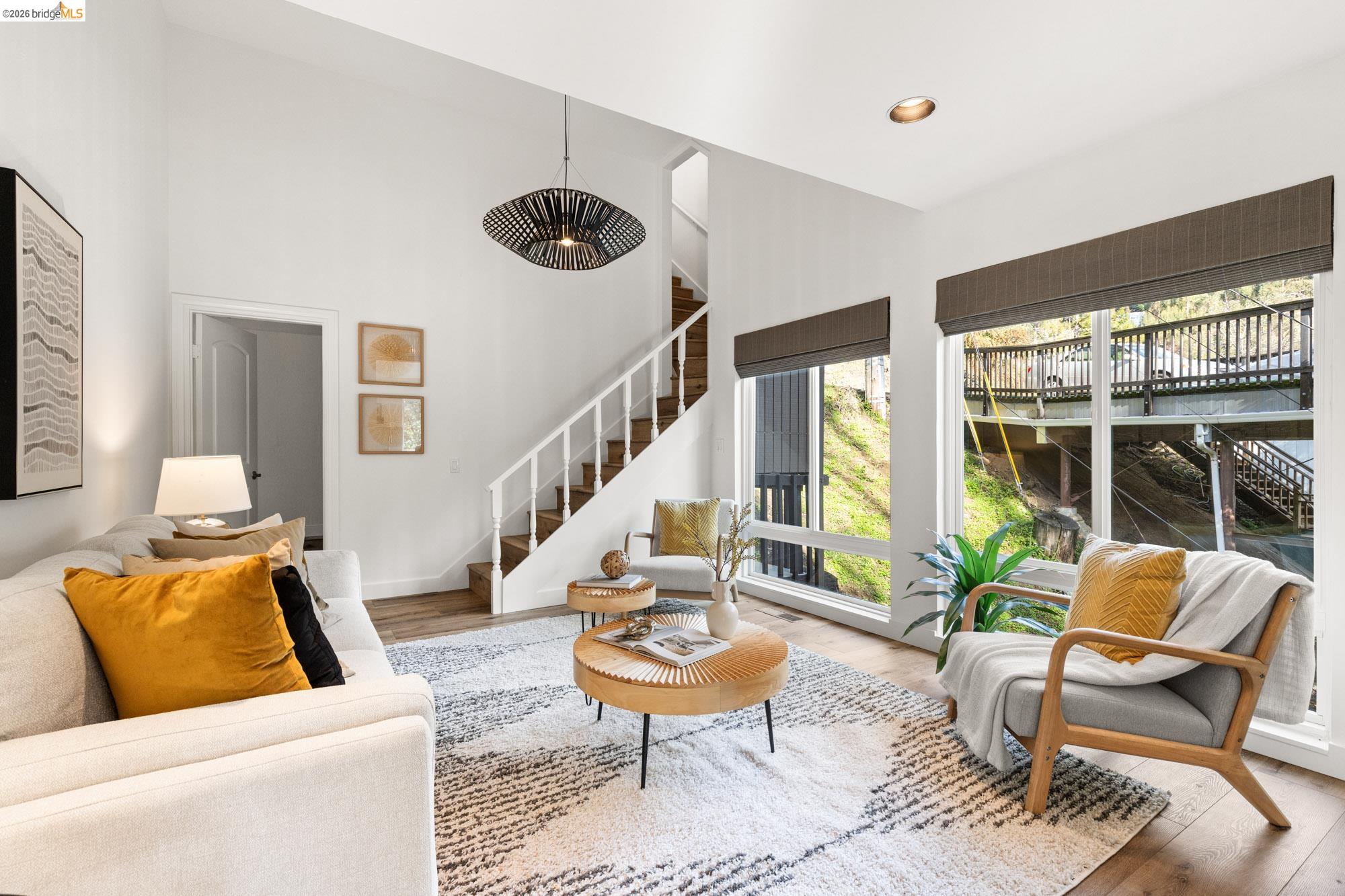 Detail Gallery Image 18 of 47 For 6931 Pinehaven Rd, Oakland,  CA 94611 - 4 Beds | 2/2 Baths