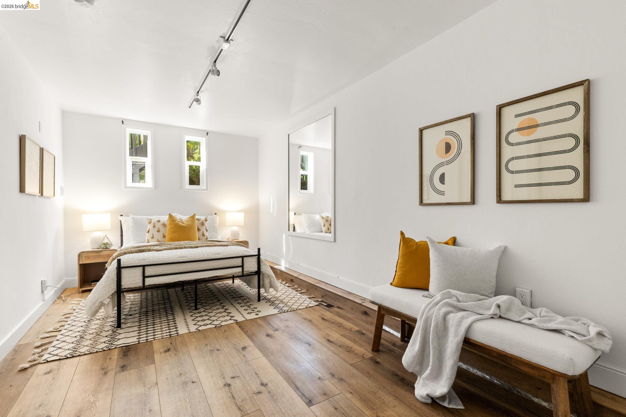 Detail Gallery Image 20 of 47 For 6931 Pinehaven Rd, Oakland,  CA 94611 - 4 Beds | 2/2 Baths