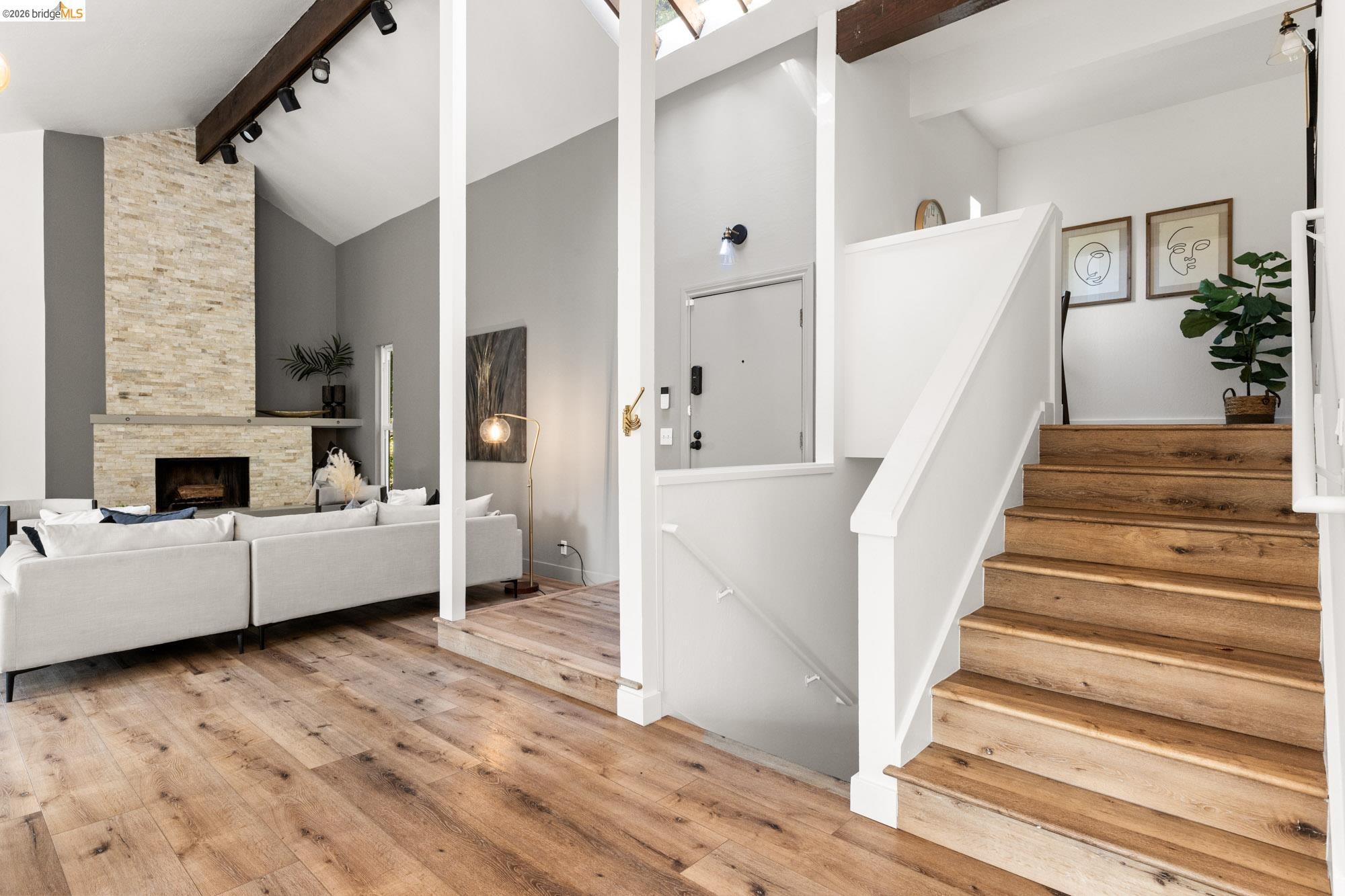 Detail Gallery Image 22 of 47 For 6931 Pinehaven Rd, Oakland,  CA 94611 - 4 Beds | 2/2 Baths