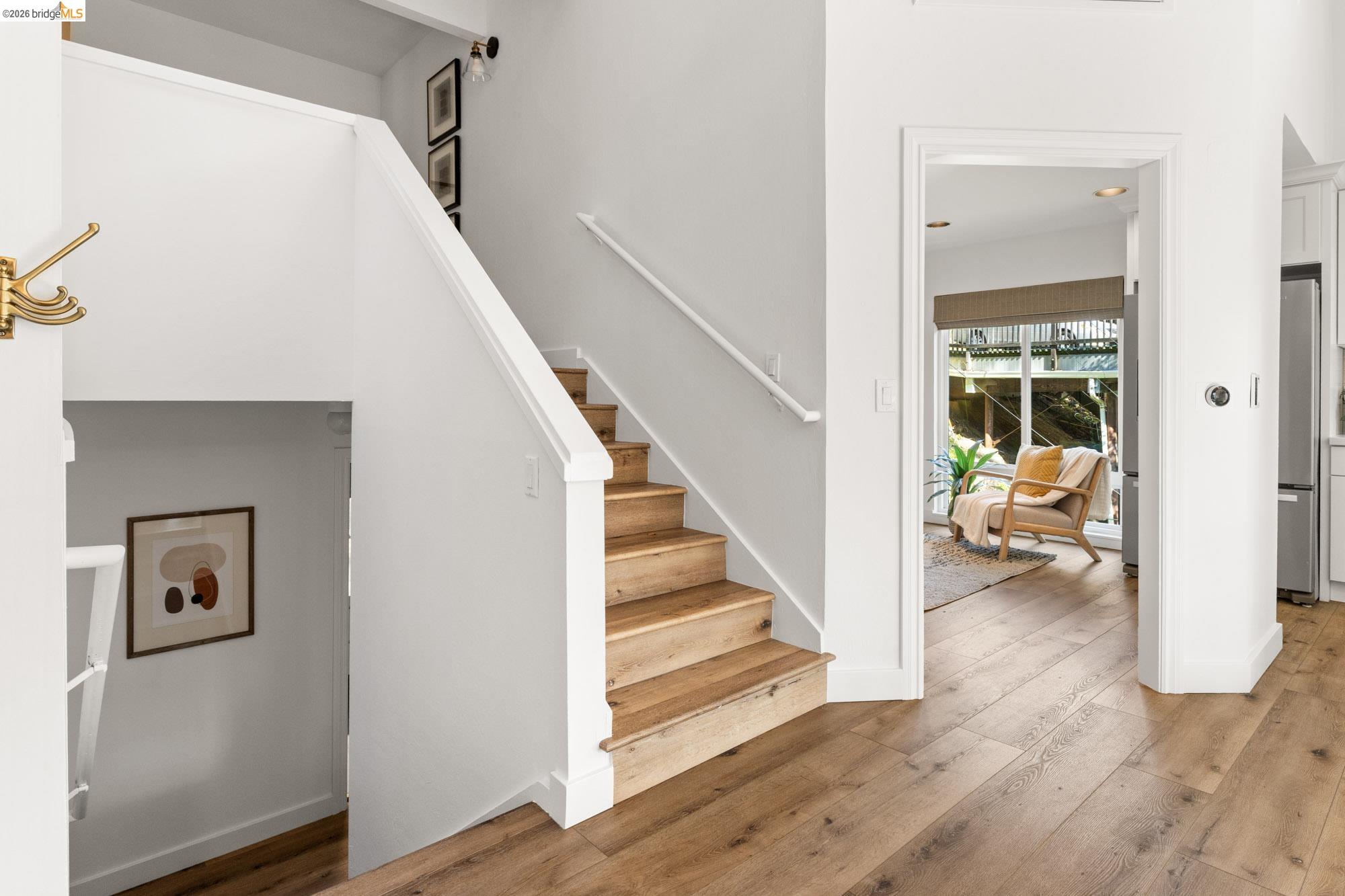 Detail Gallery Image 25 of 47 For 6931 Pinehaven Rd, Oakland,  CA 94611 - 4 Beds | 2/2 Baths