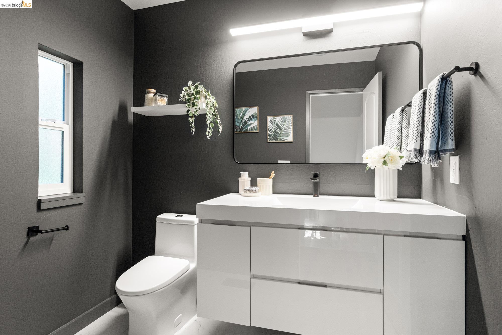 Detail Gallery Image 26 of 47 For 6931 Pinehaven Rd, Oakland,  CA 94611 - 4 Beds | 2/2 Baths